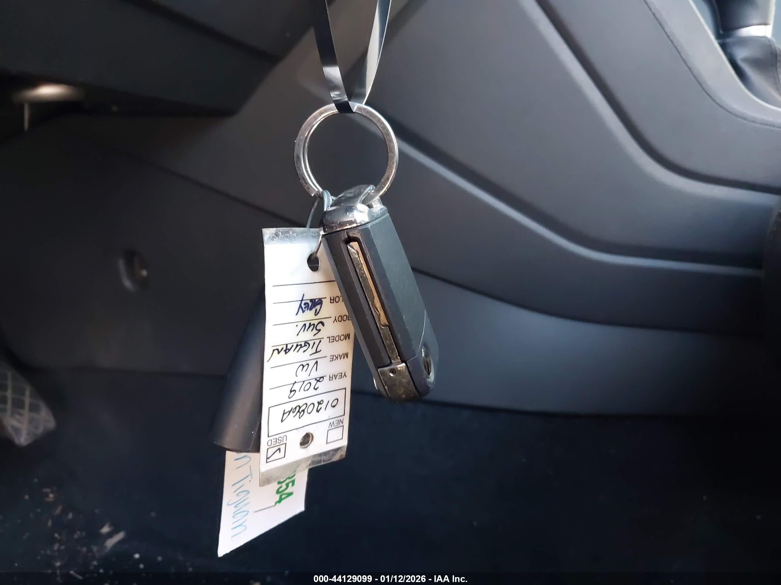 VOLKSWAGEN TIGUAN image 11
