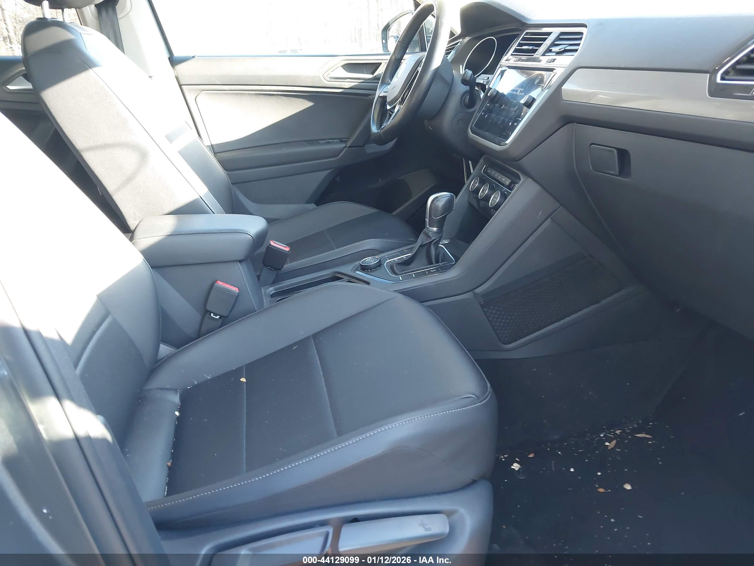 VOLKSWAGEN TIGUAN image 5