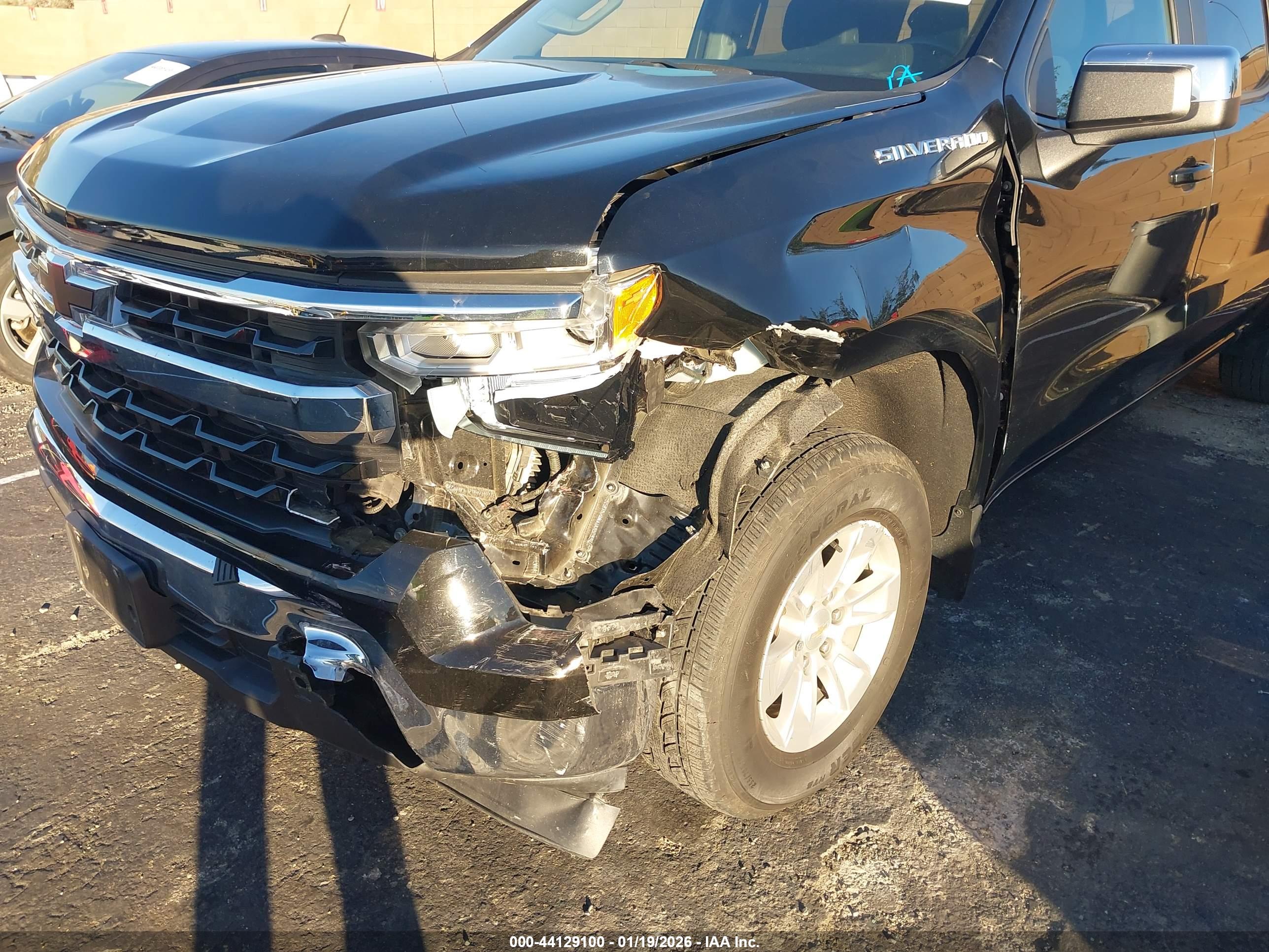 CHEVROLET SILVERADO image 6