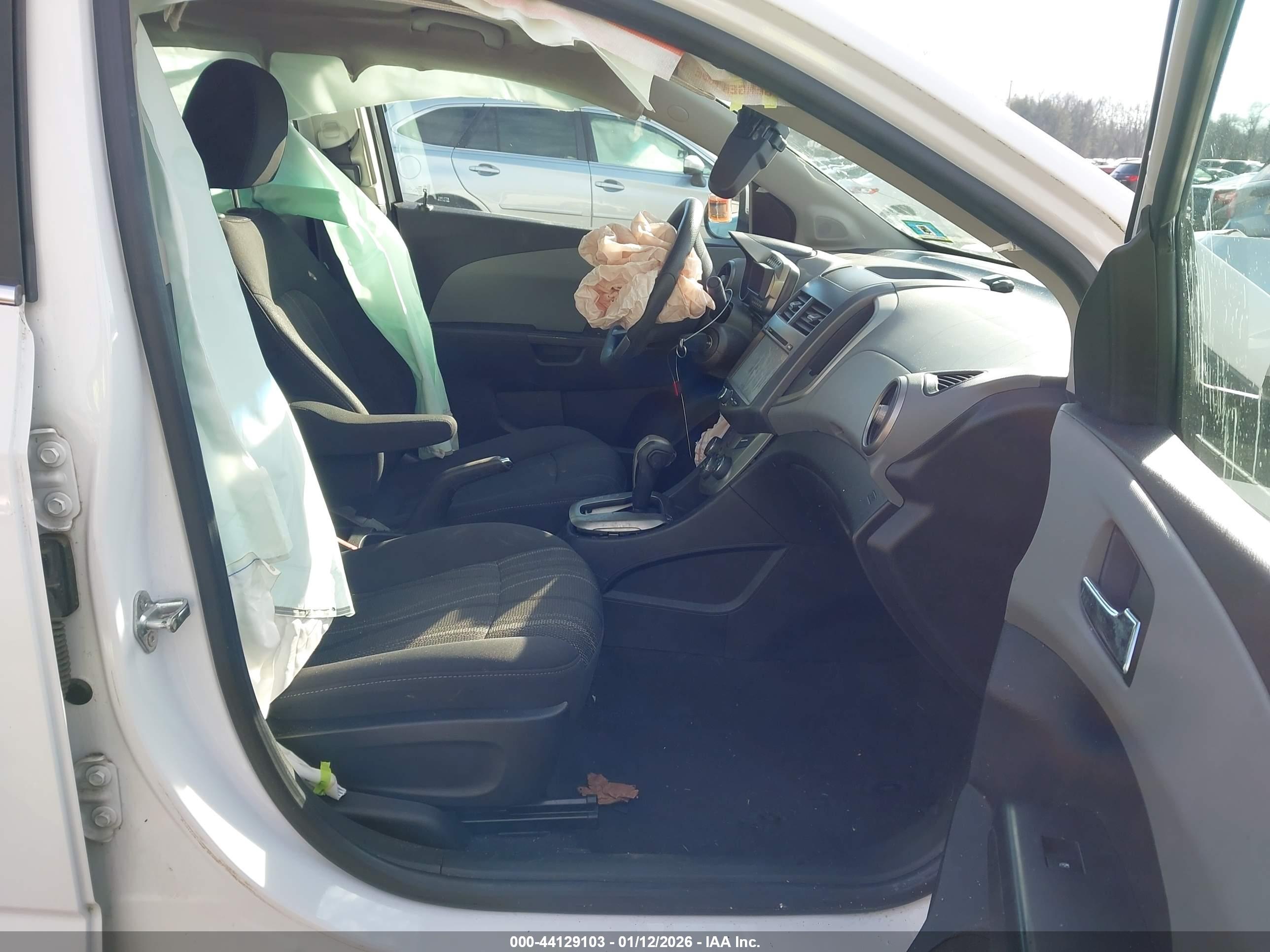 CHEVROLET SONIC image 5