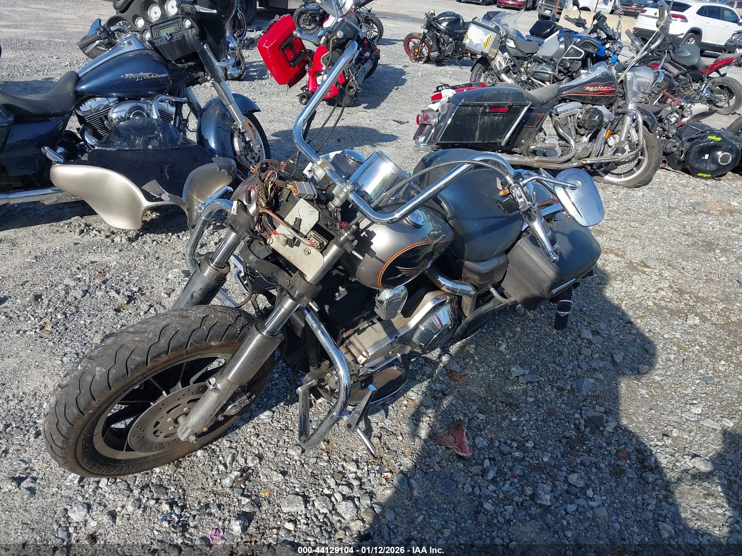 HARLEY-DAVIDSON FLHP image 2