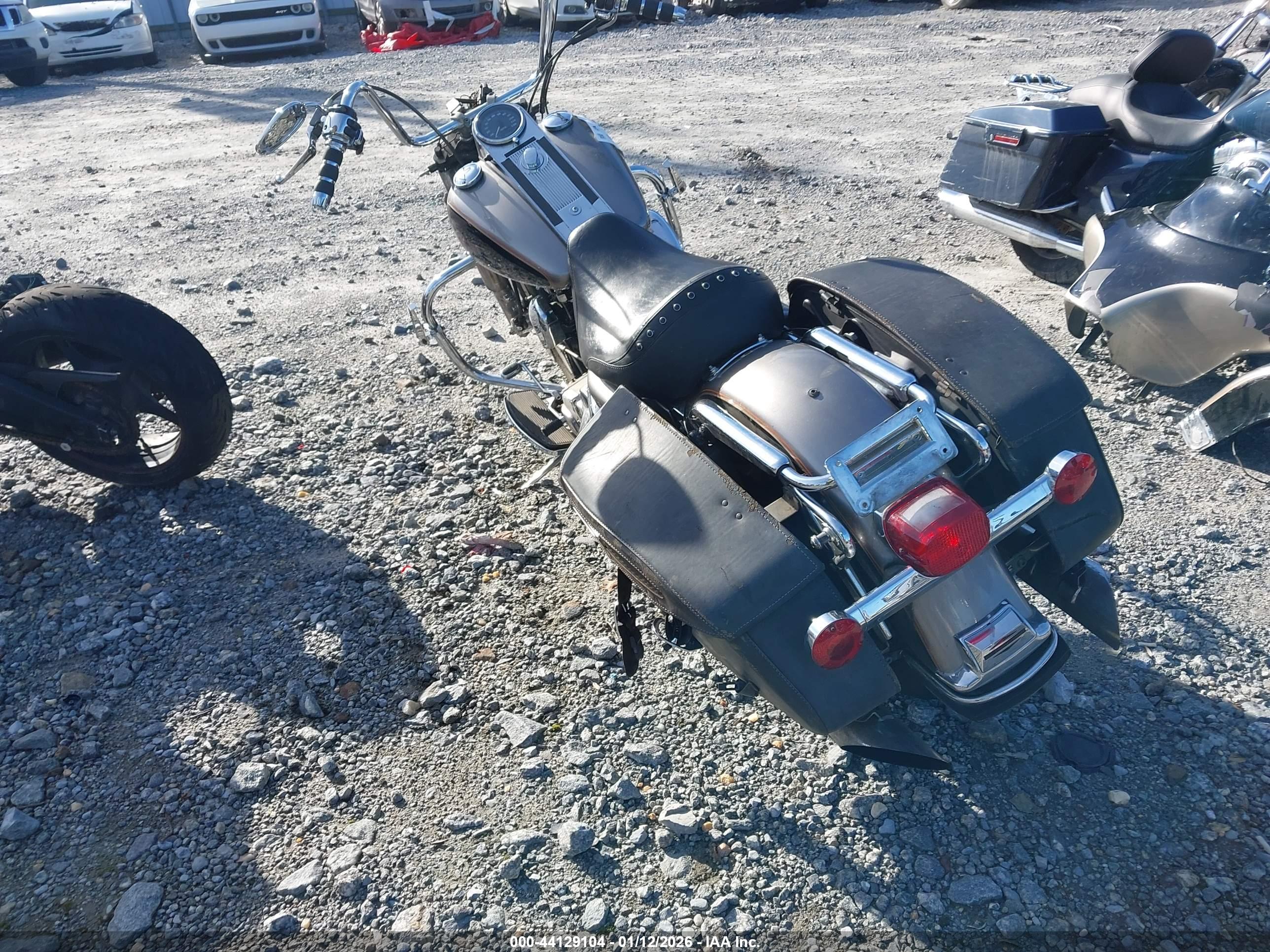 HARLEY-DAVIDSON FLHP image 3