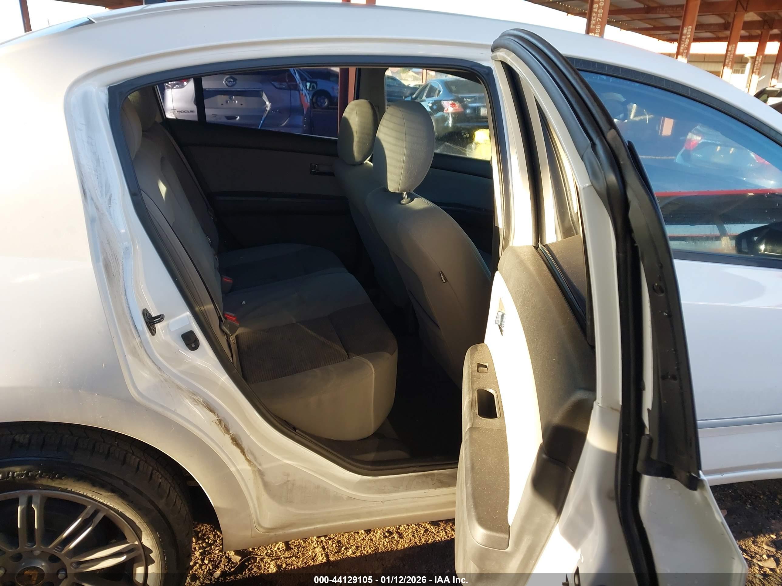 NISSAN SENTRA image 8