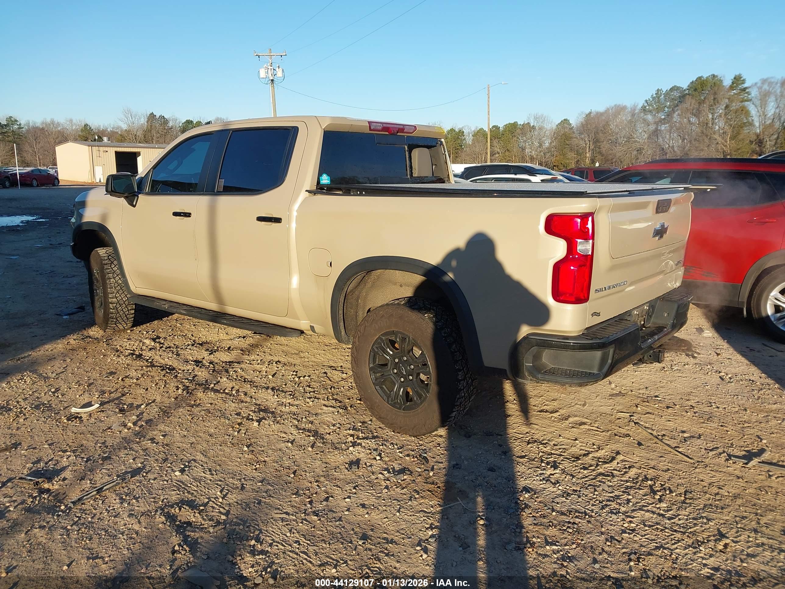 CHEVROLET SILVERADO image 3
