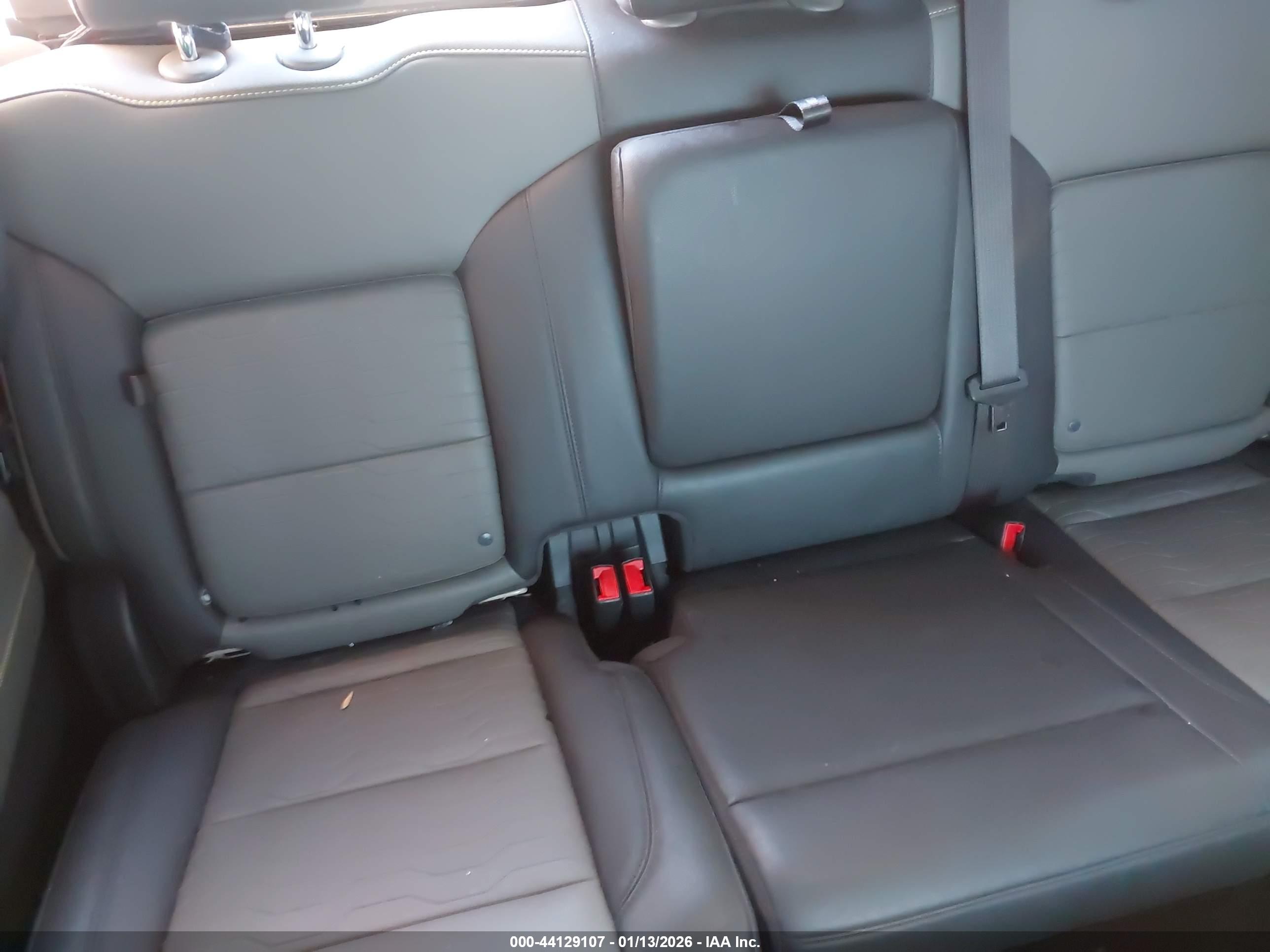 CHEVROLET SILVERADO image 8