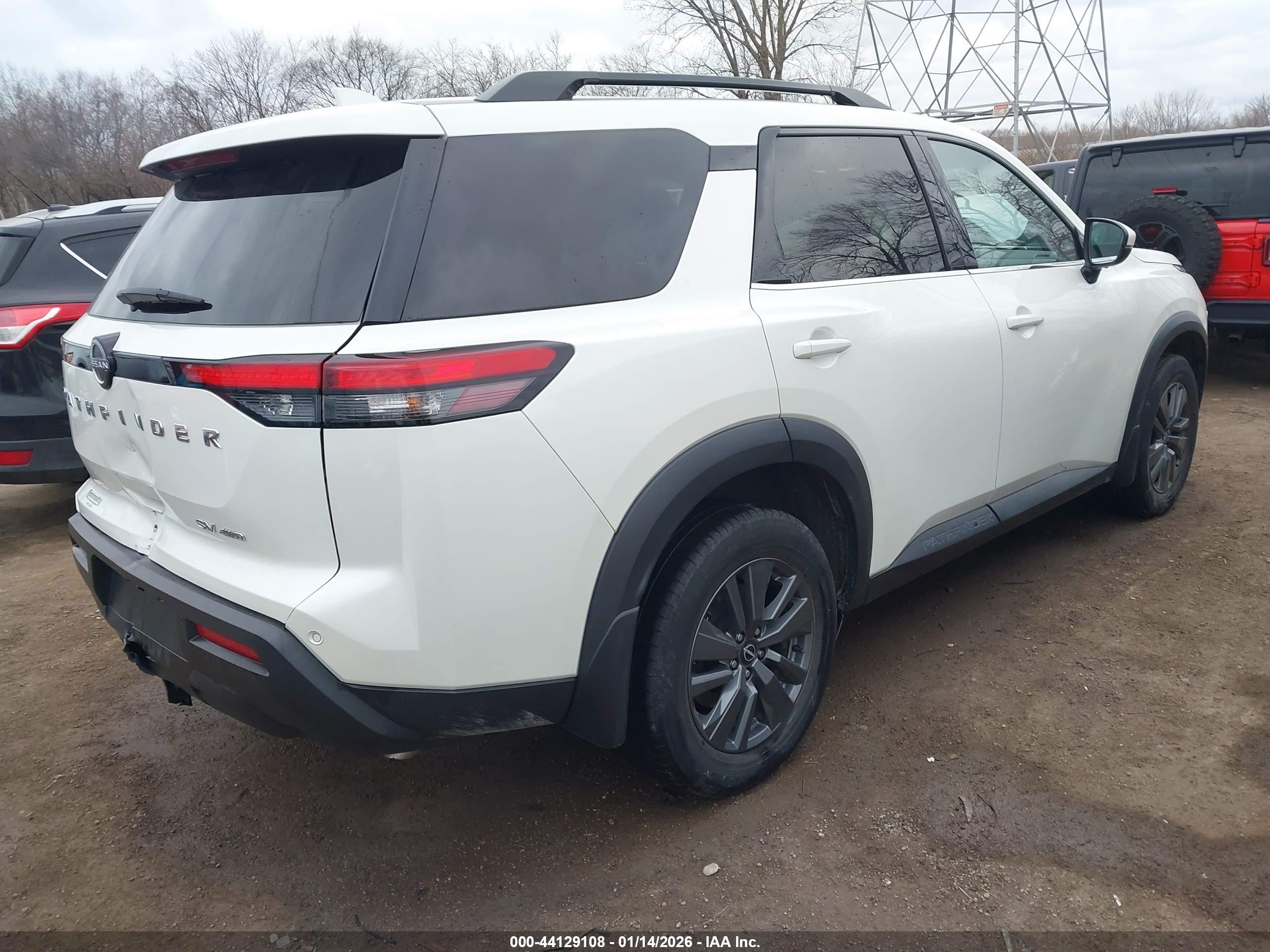 NISSAN PATHFINDER image 4