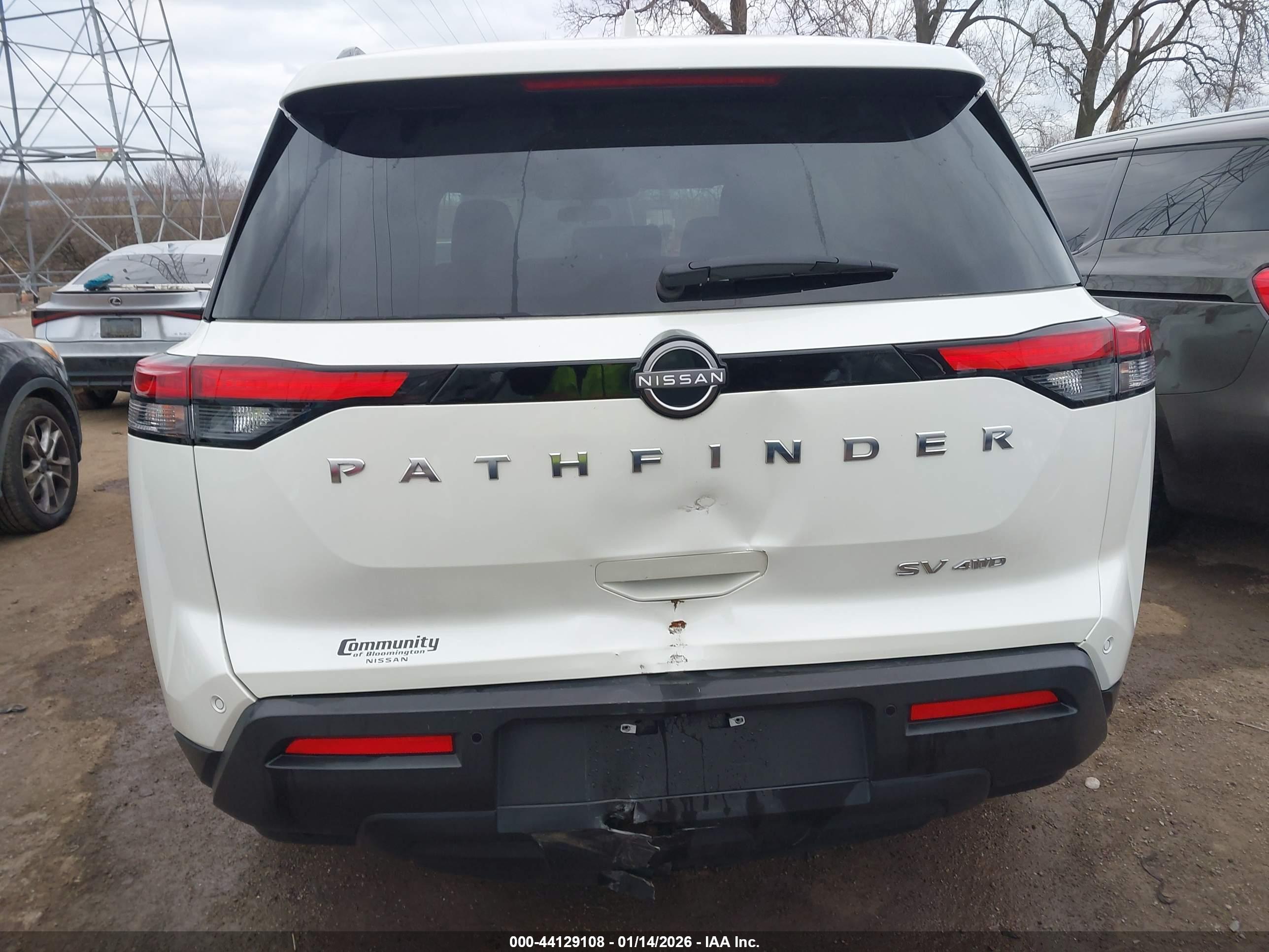 NISSAN PATHFINDER image 6