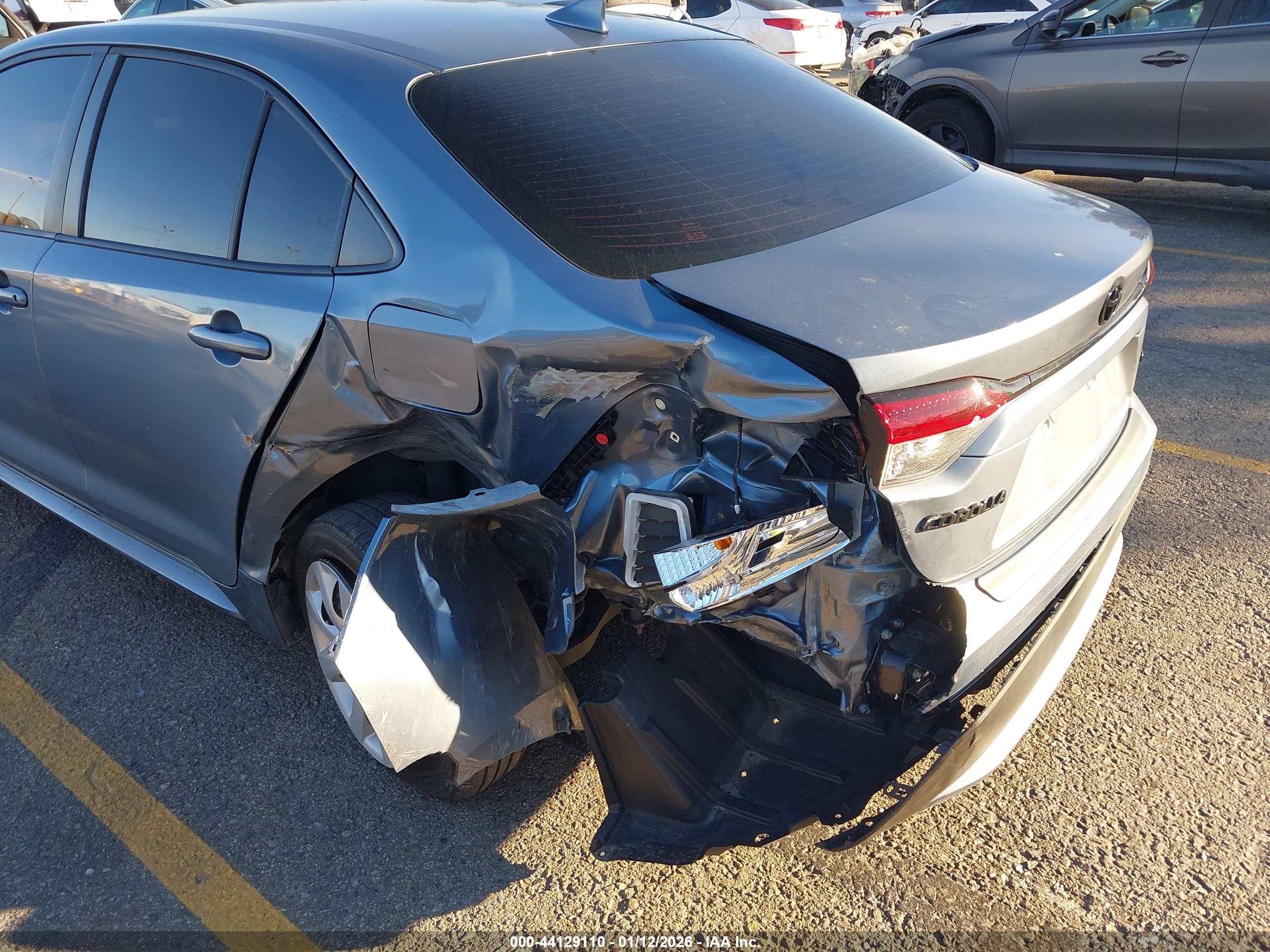 TOYOTA COROLLA image 6