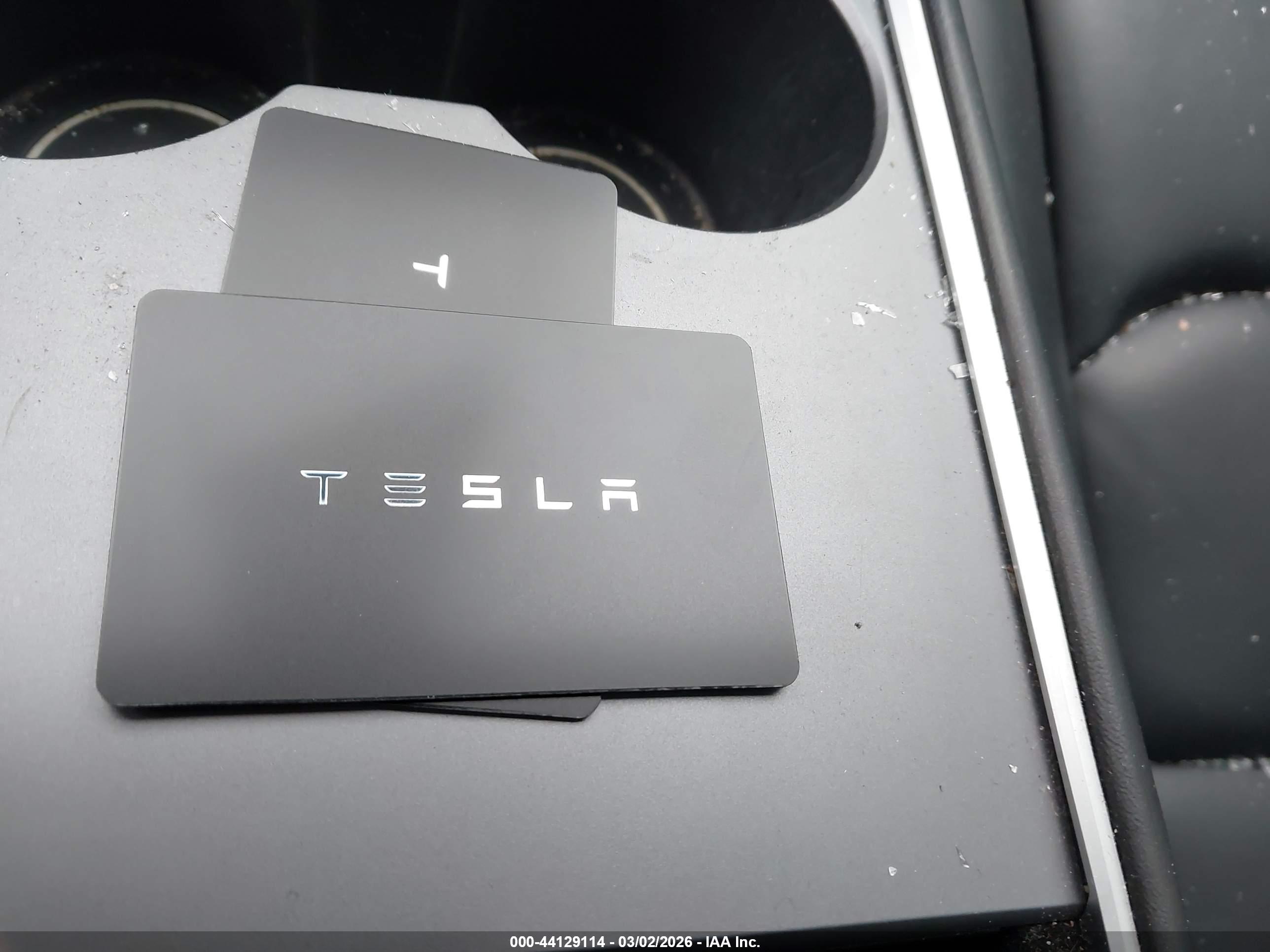 TESLA MODEL image 11