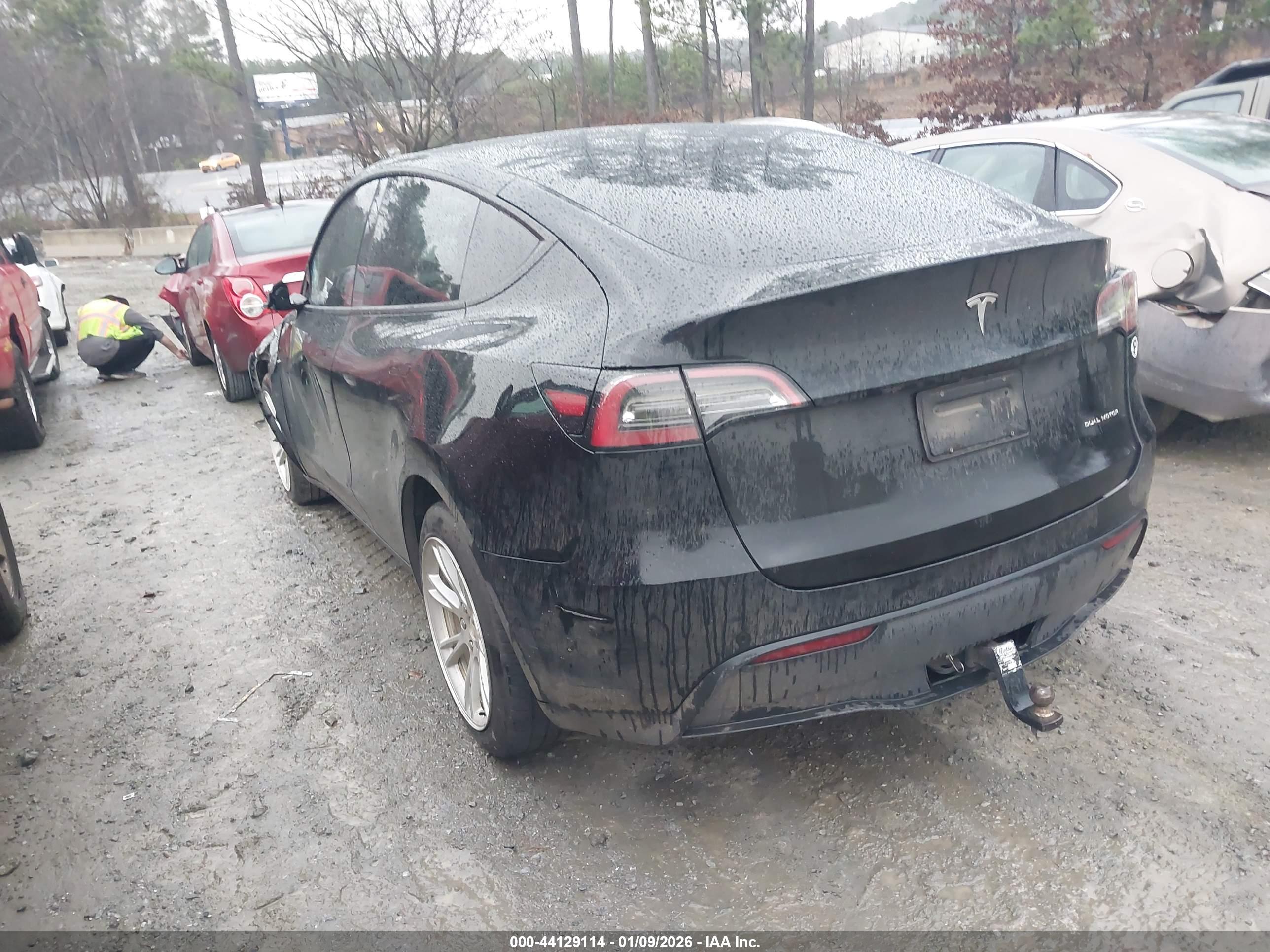 TESLA MODEL image 3