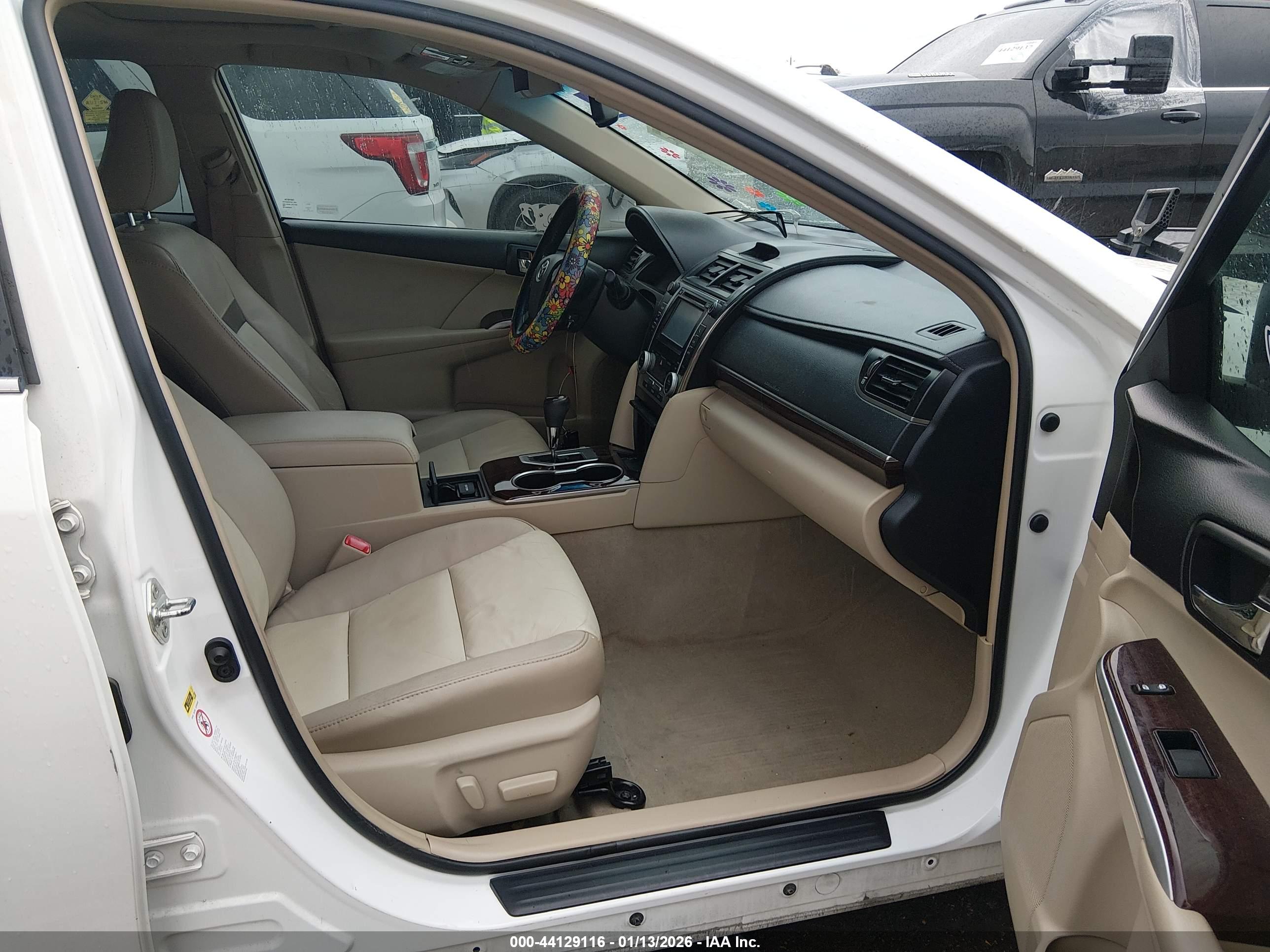 TOYOTA CAMRY image 5