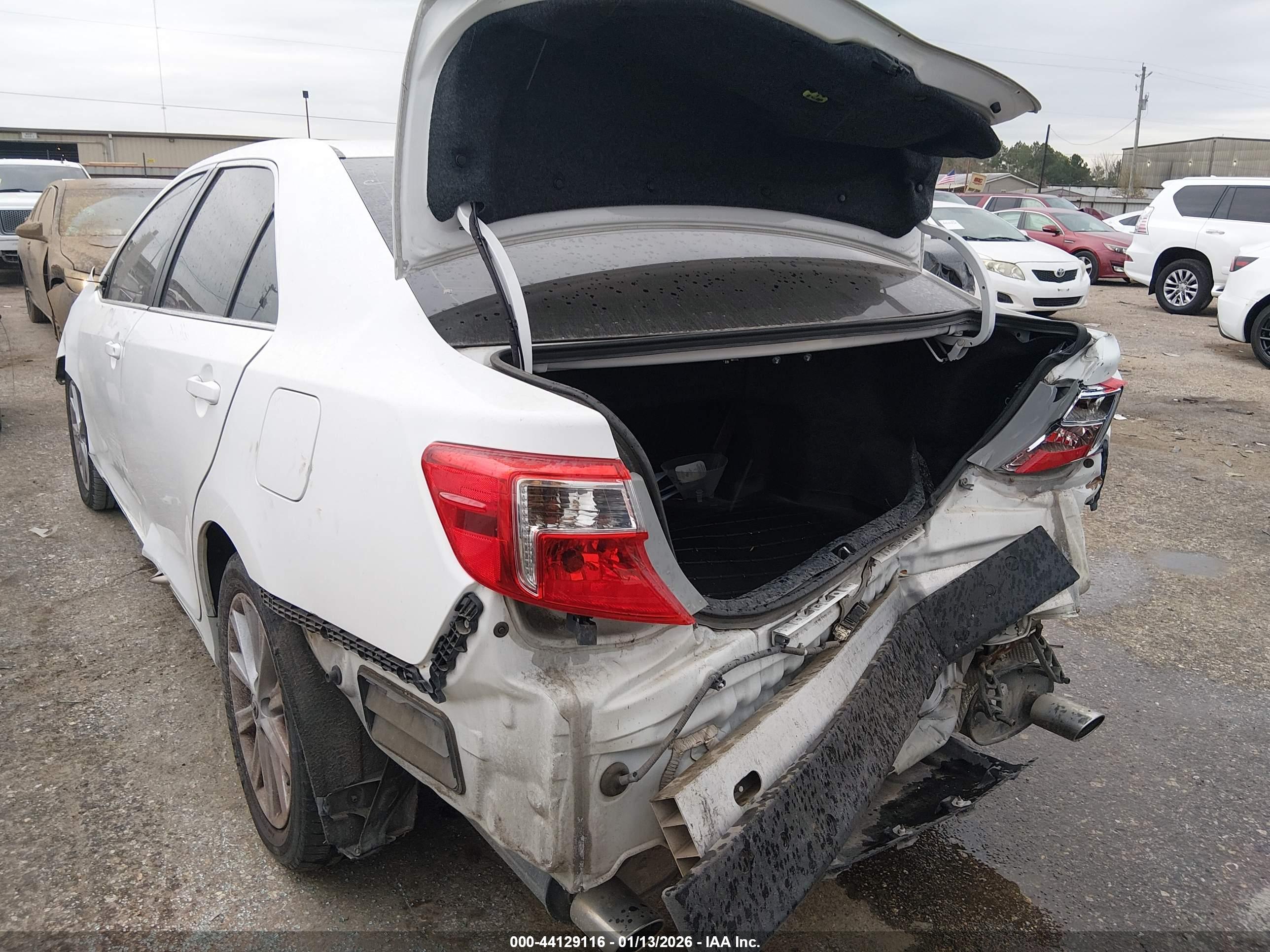 TOYOTA CAMRY image 6