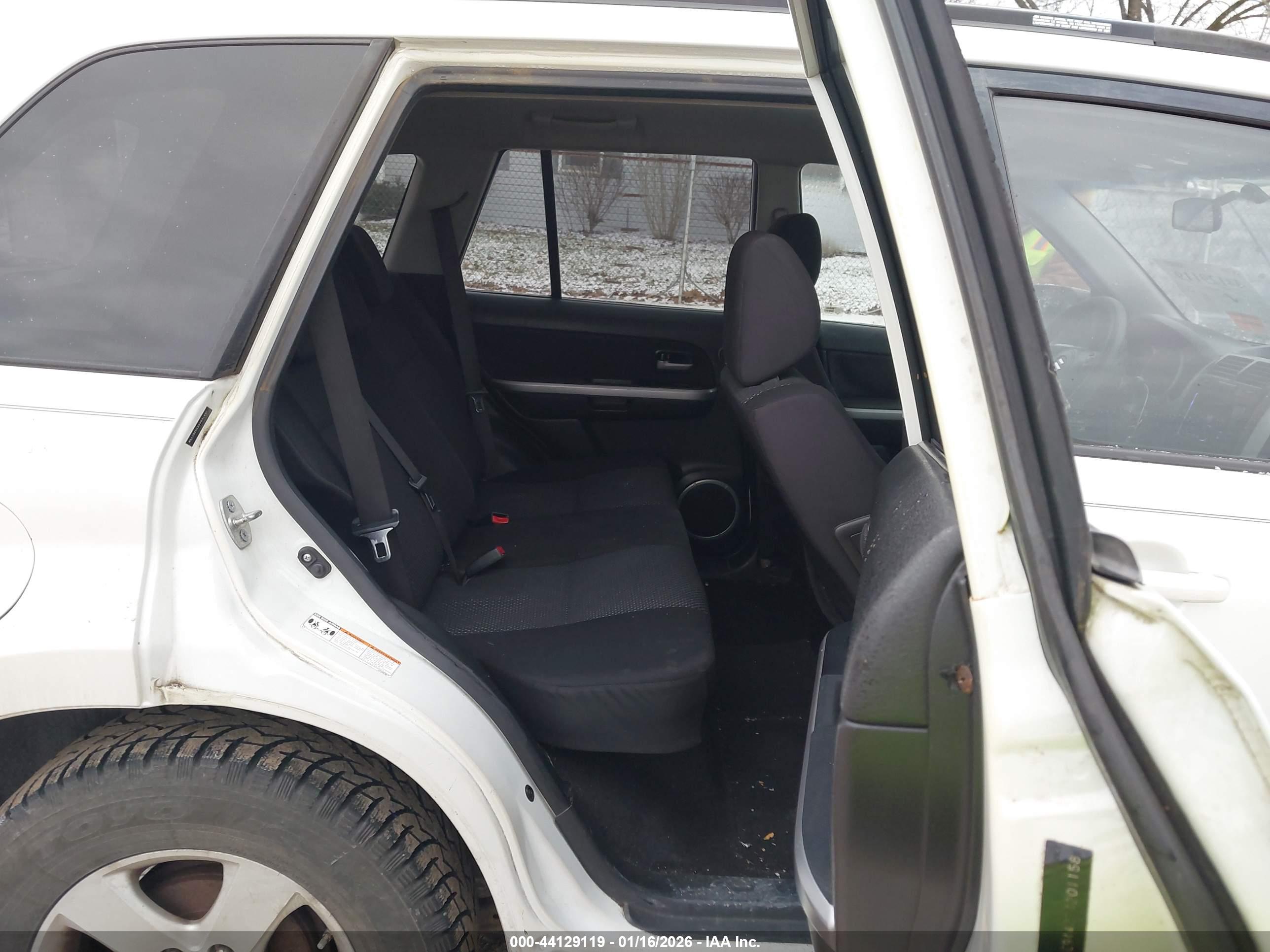 SUZUKI GRAND image 8