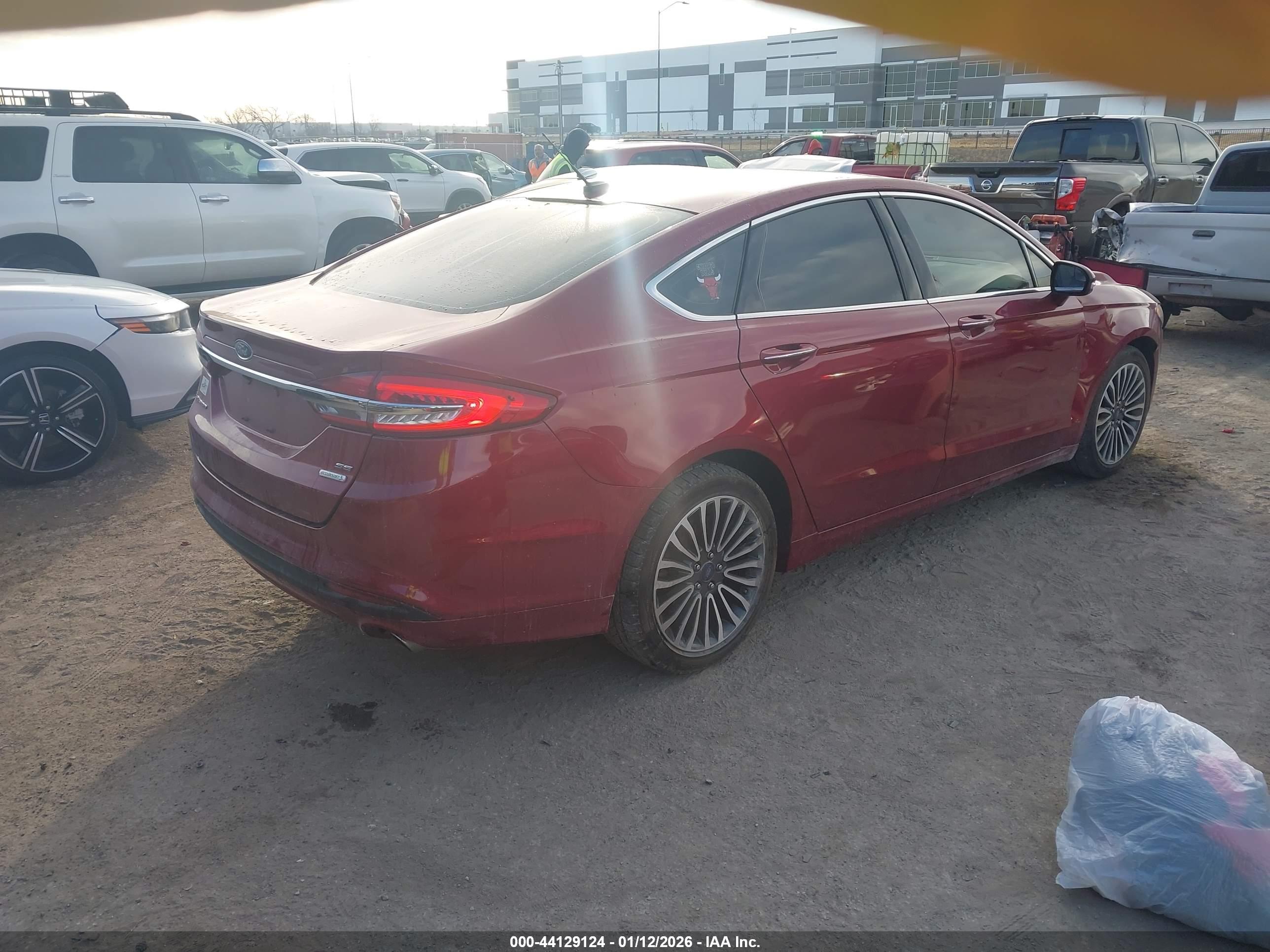 FORD FUSION image 4