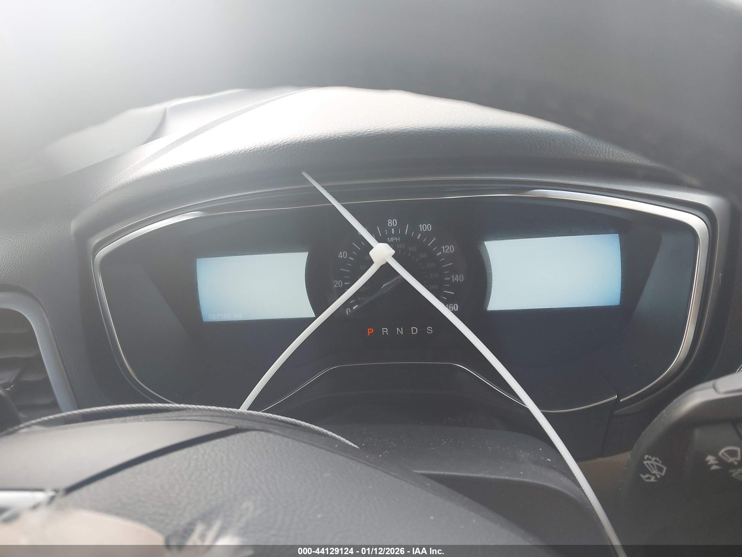FORD FUSION image 7