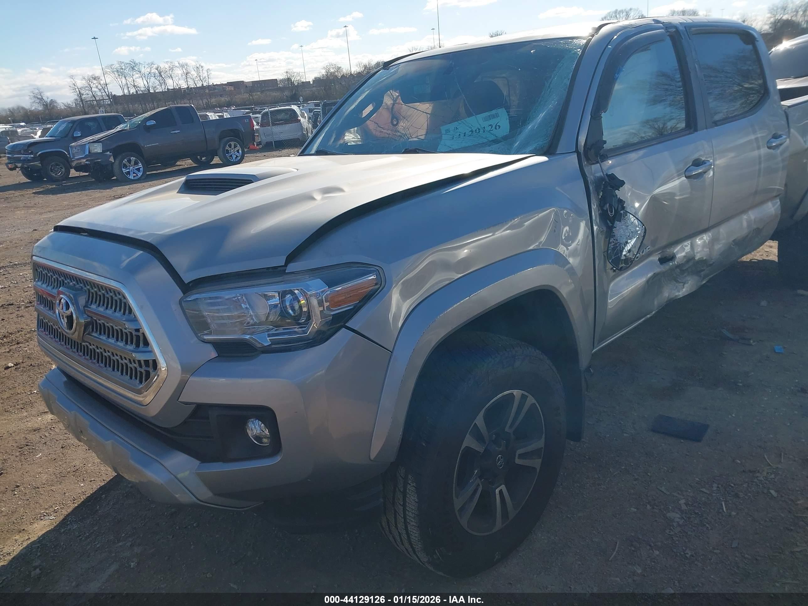 TOYOTA TACOMA image 6