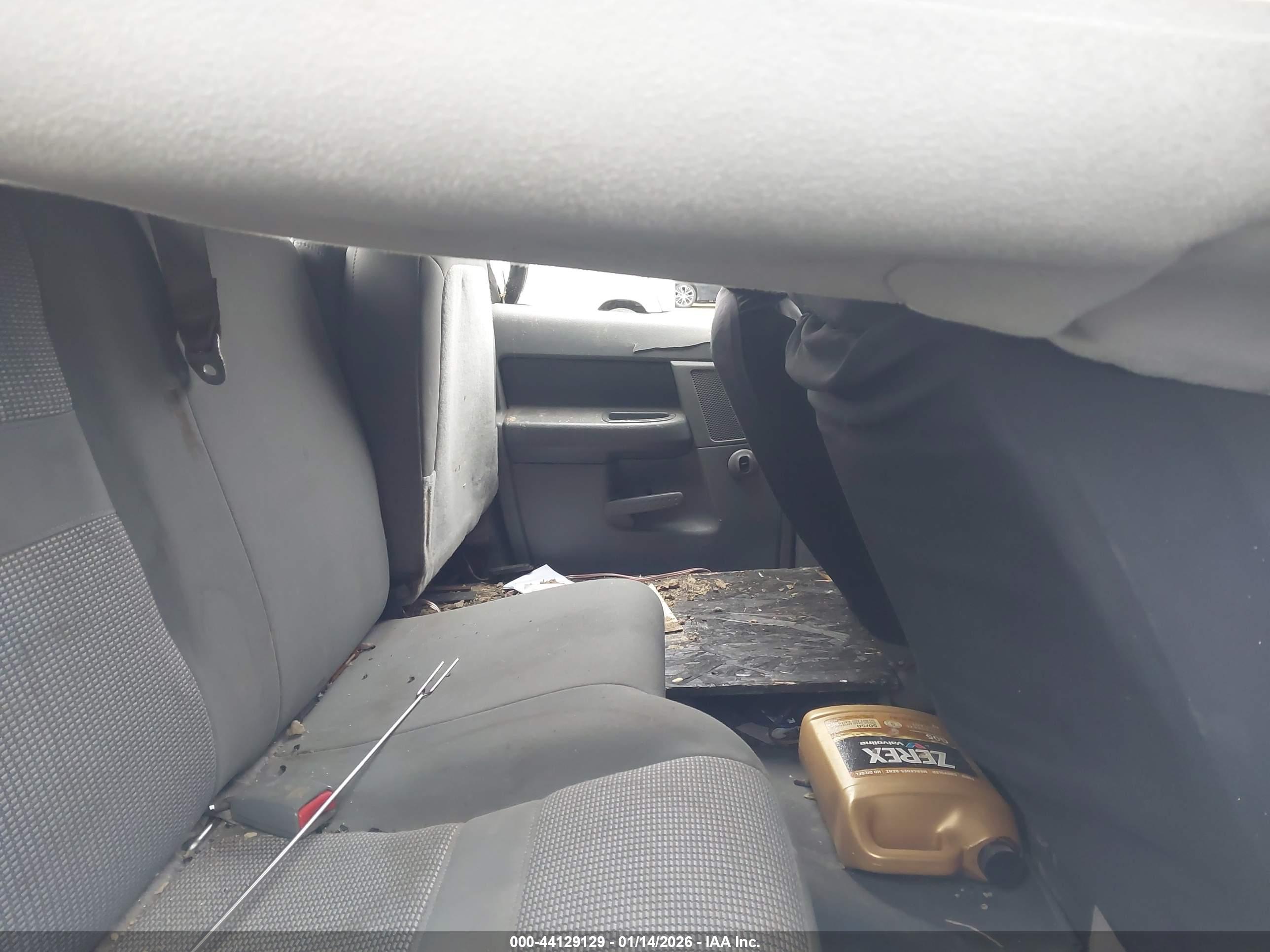 DODGE RAM image 8
