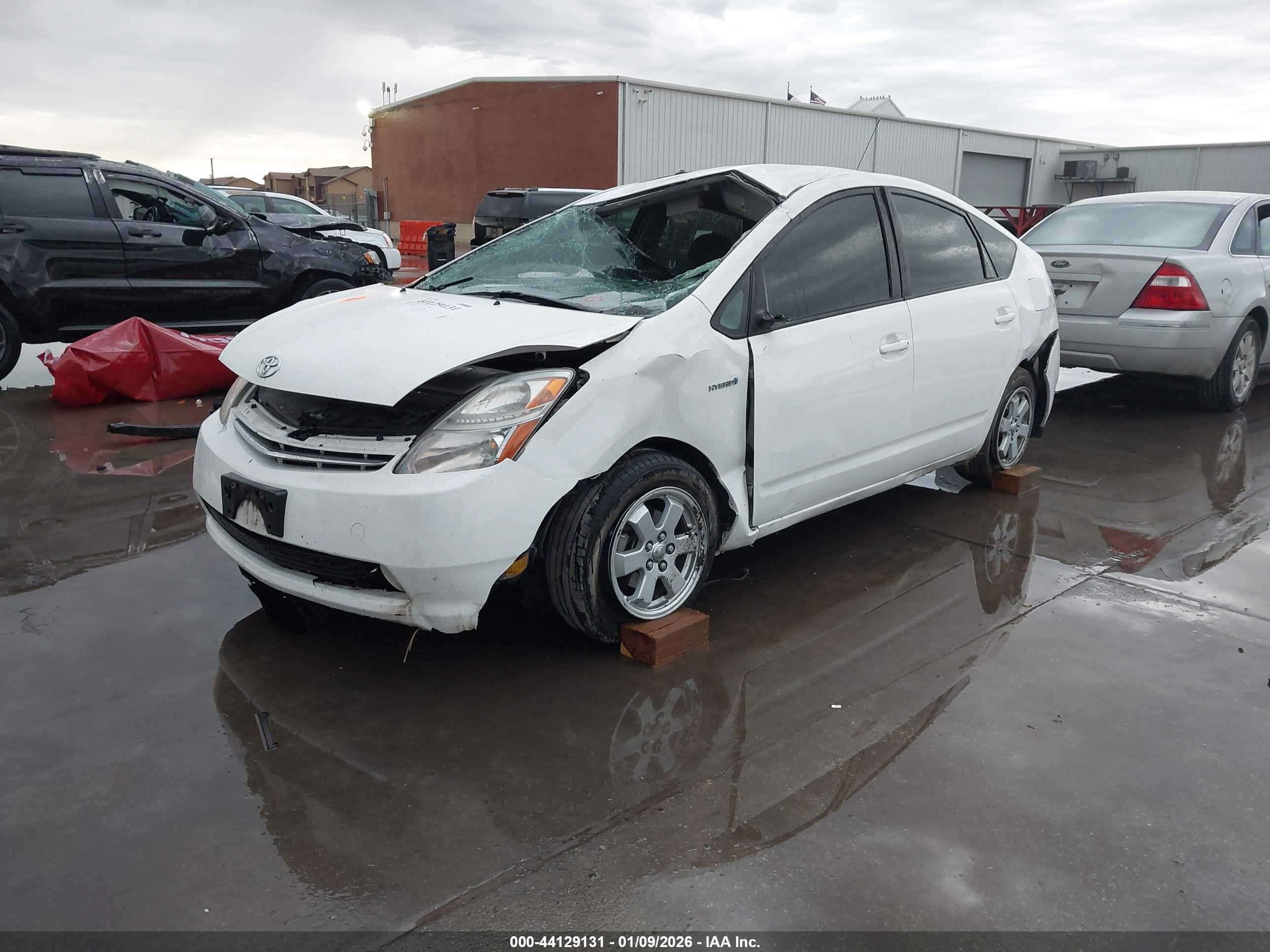 TOYOTA PRIUS image 2