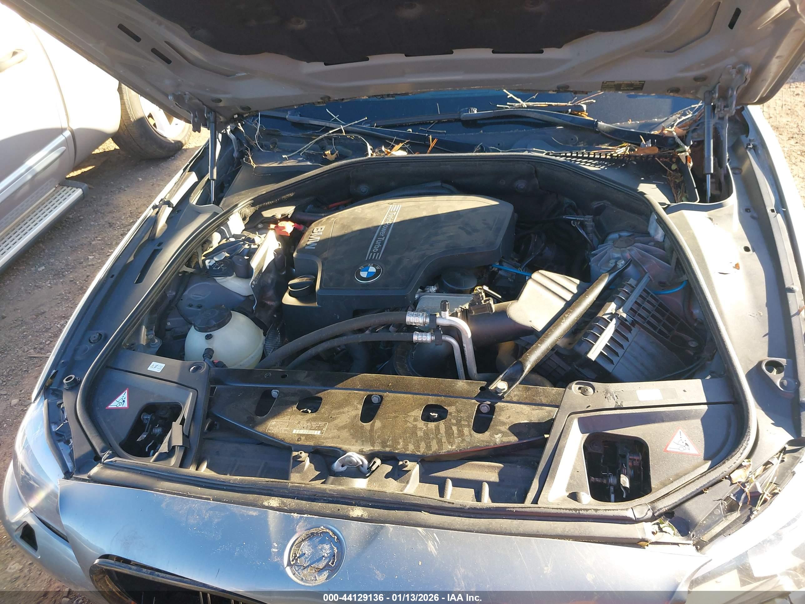 BMW 528I image 10