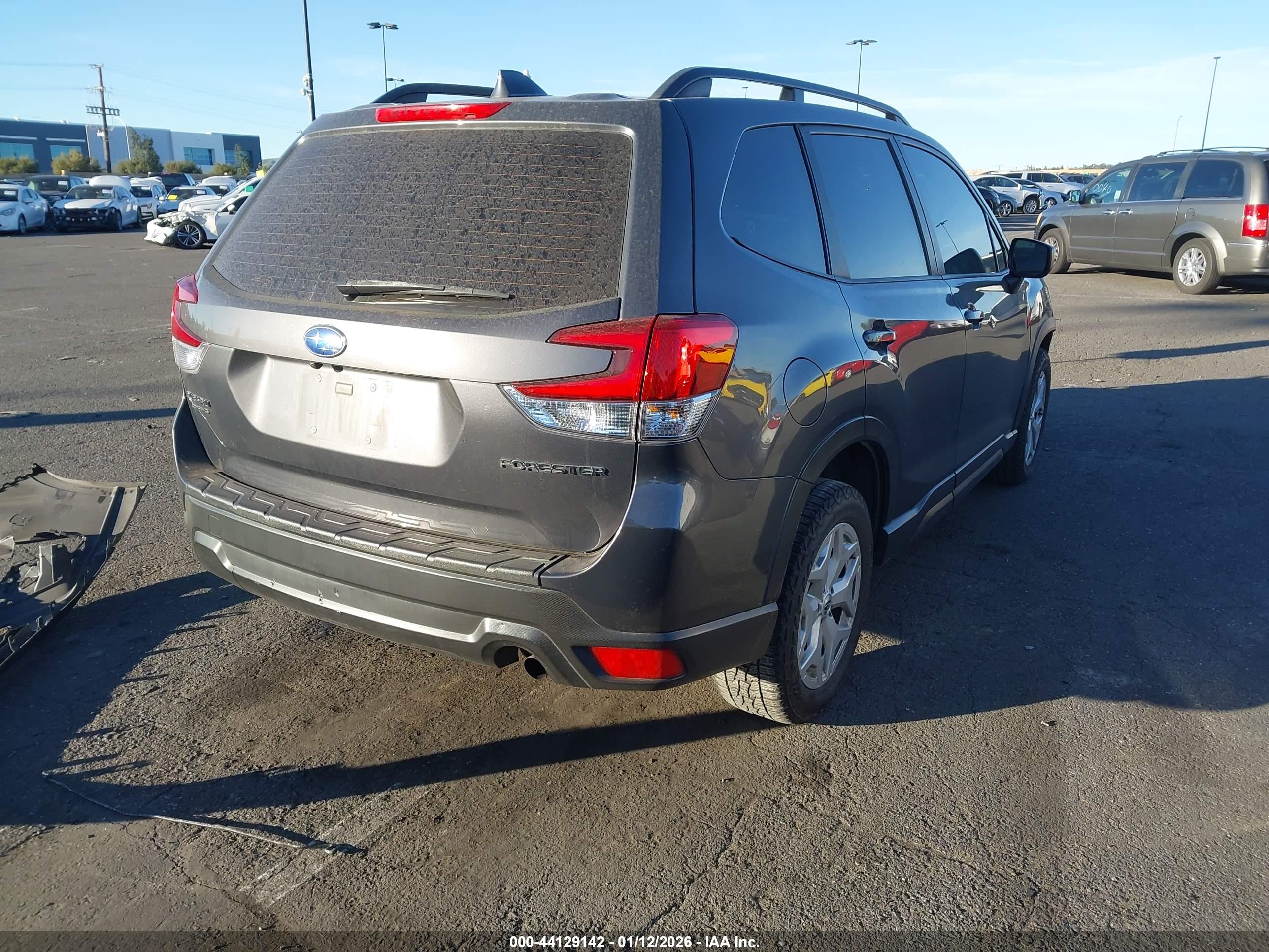 SUBARU FORESTER image 4