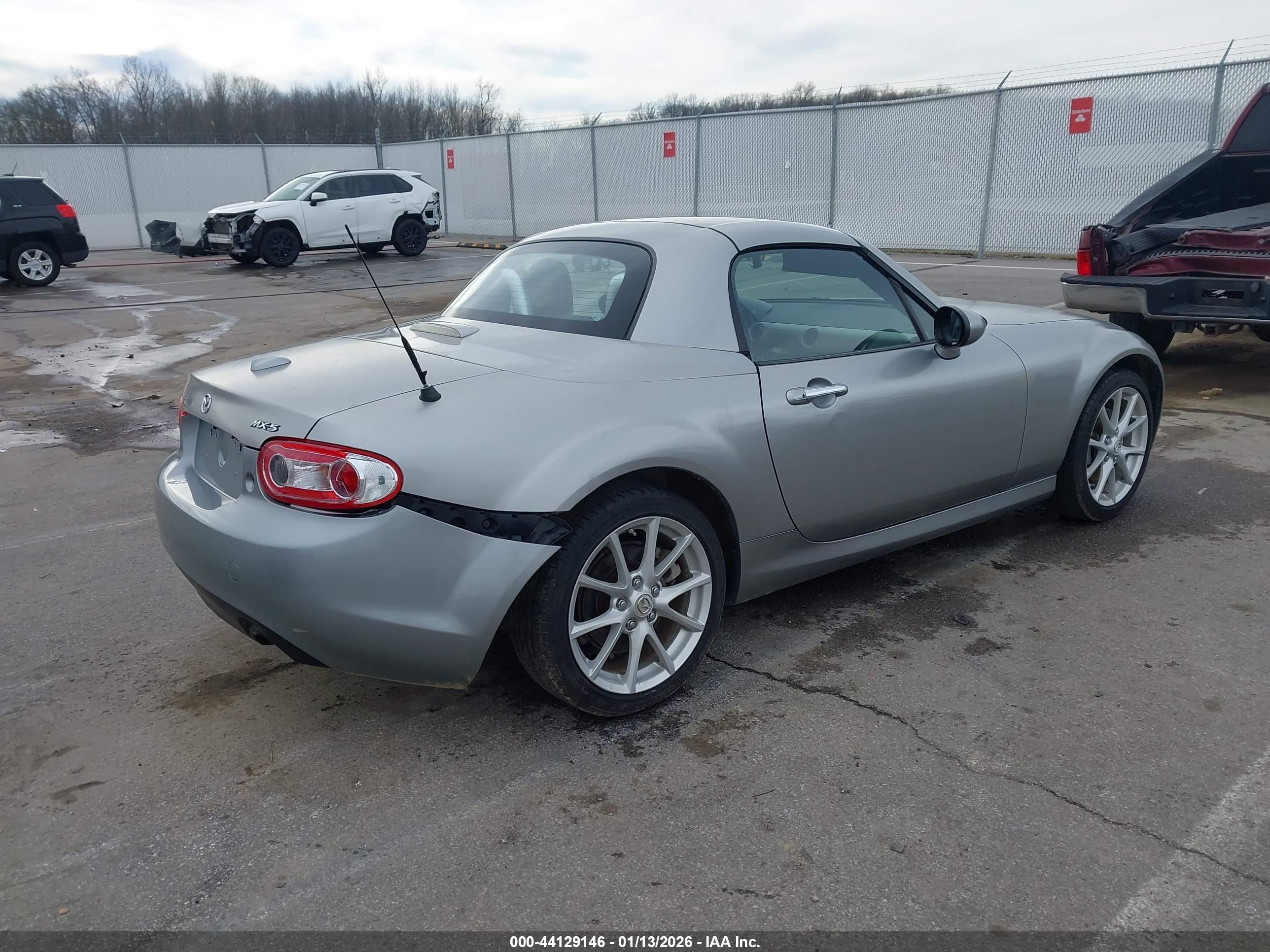 MAZDA MX-5 image 4