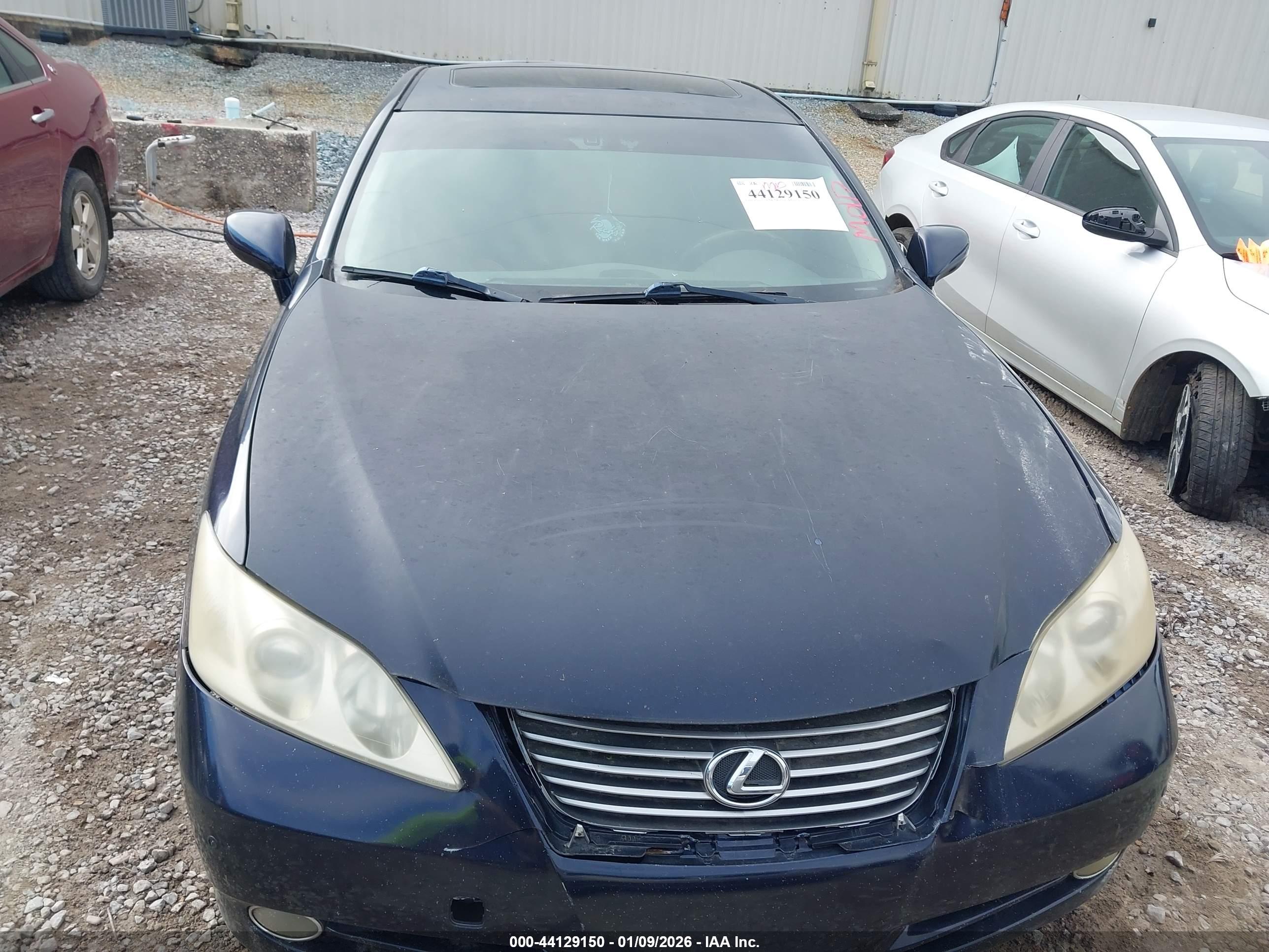 LEXUS ES image 10