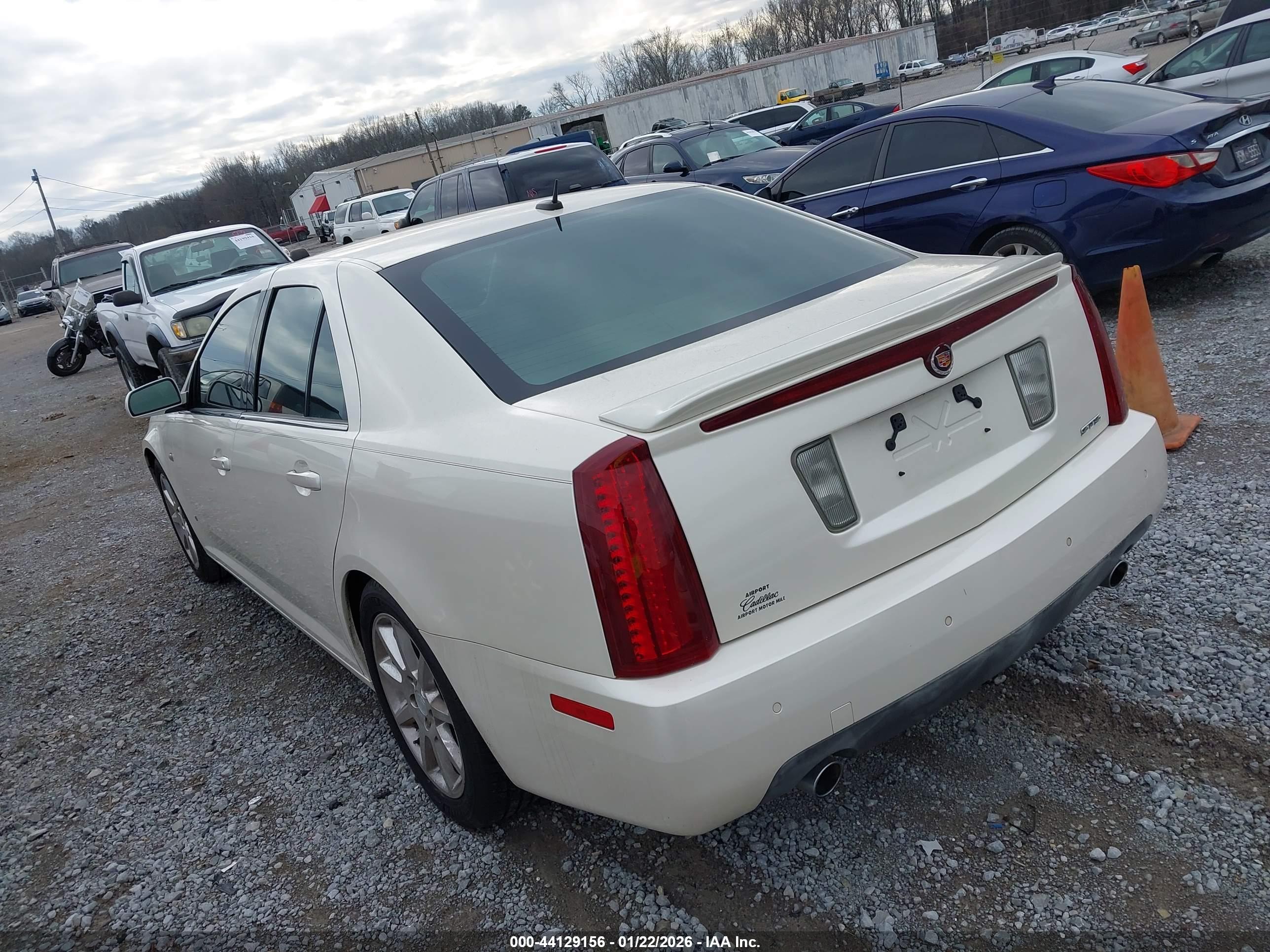 CADILLAC STS image 3