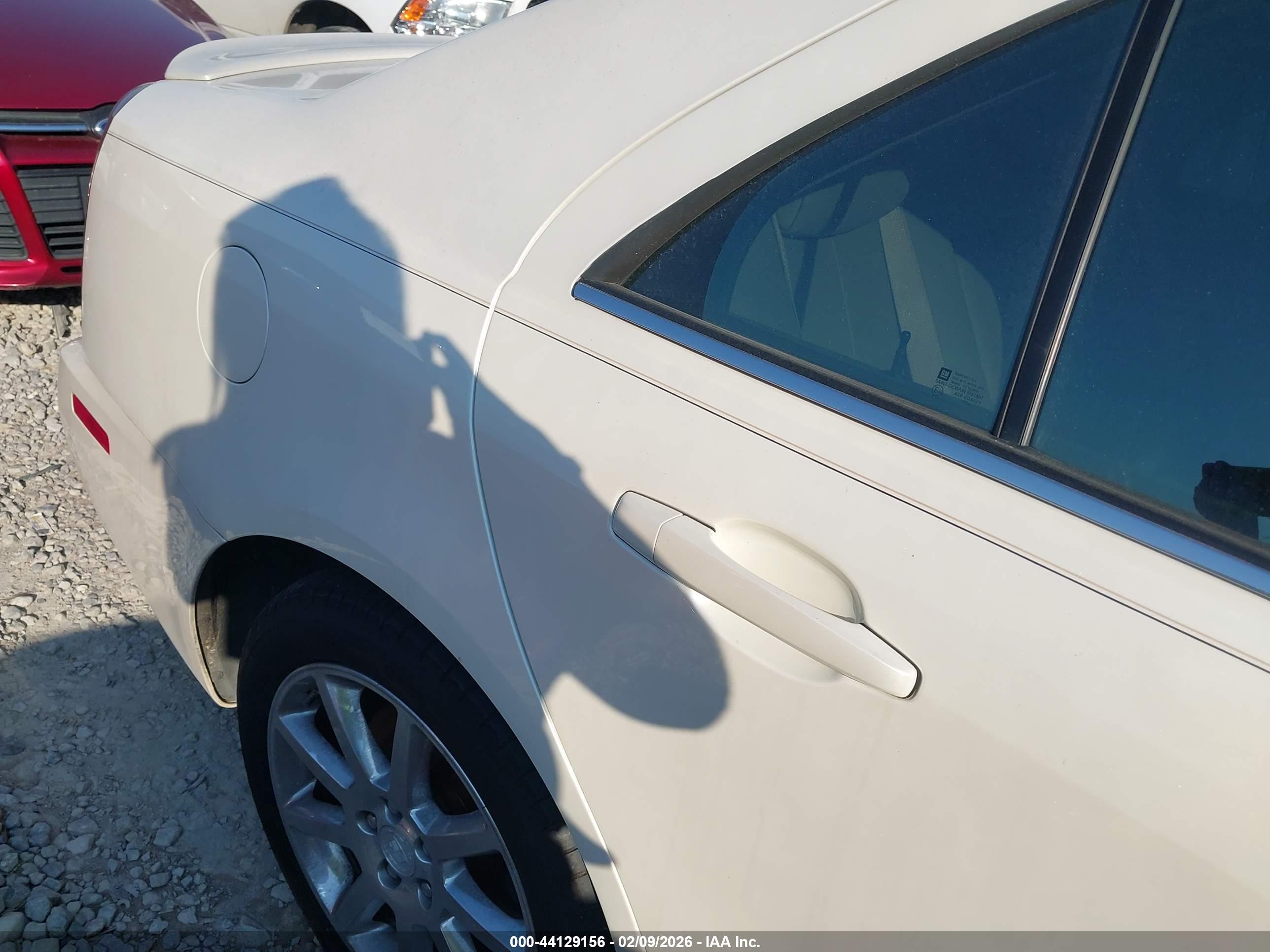 CADILLAC STS image 6