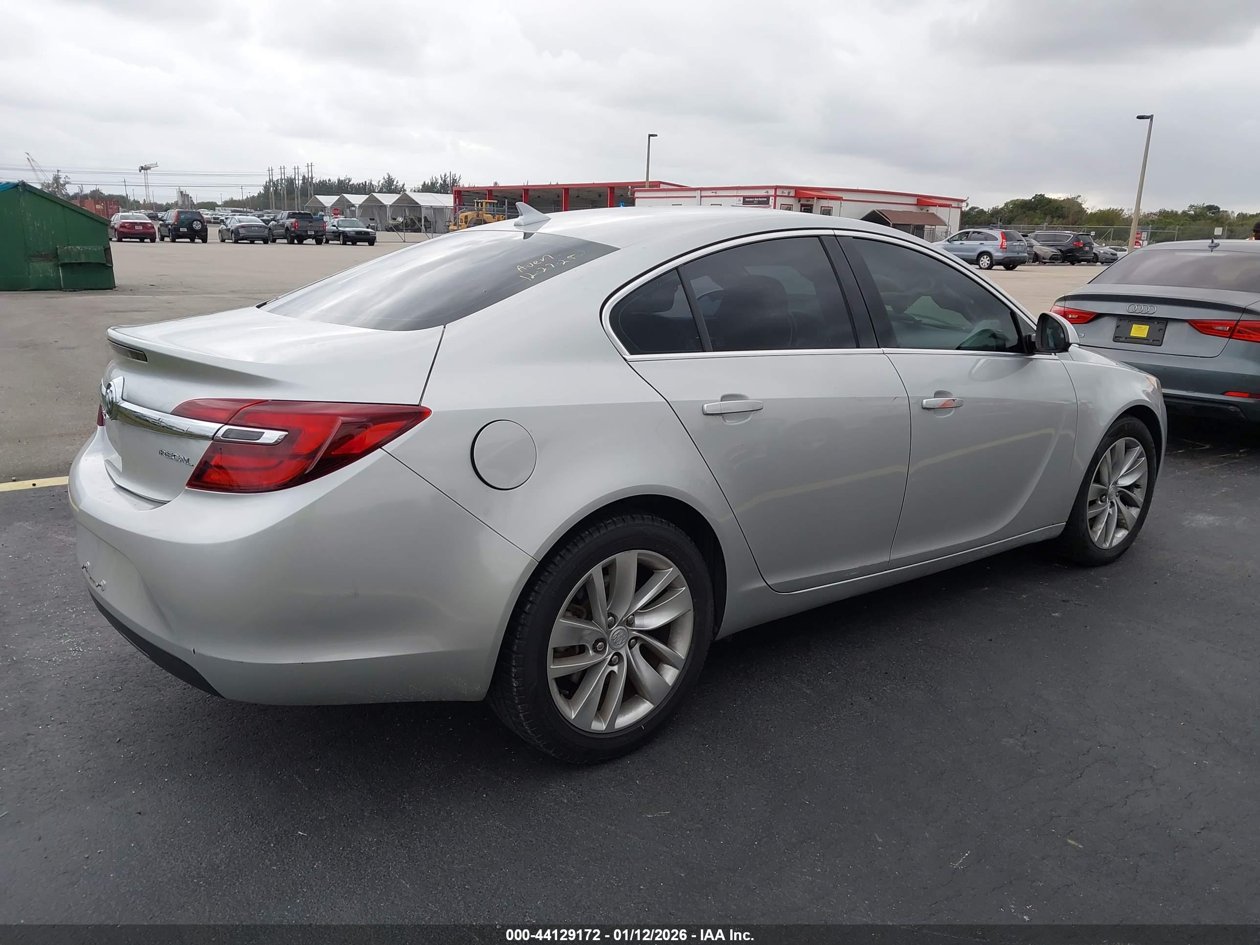 BUICK REGAL image 4