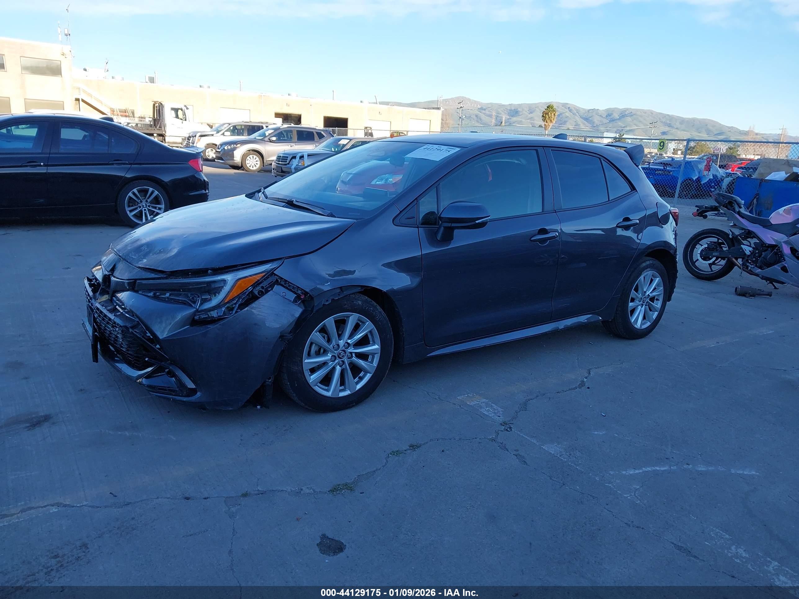 TOYOTA COROLLA image 2