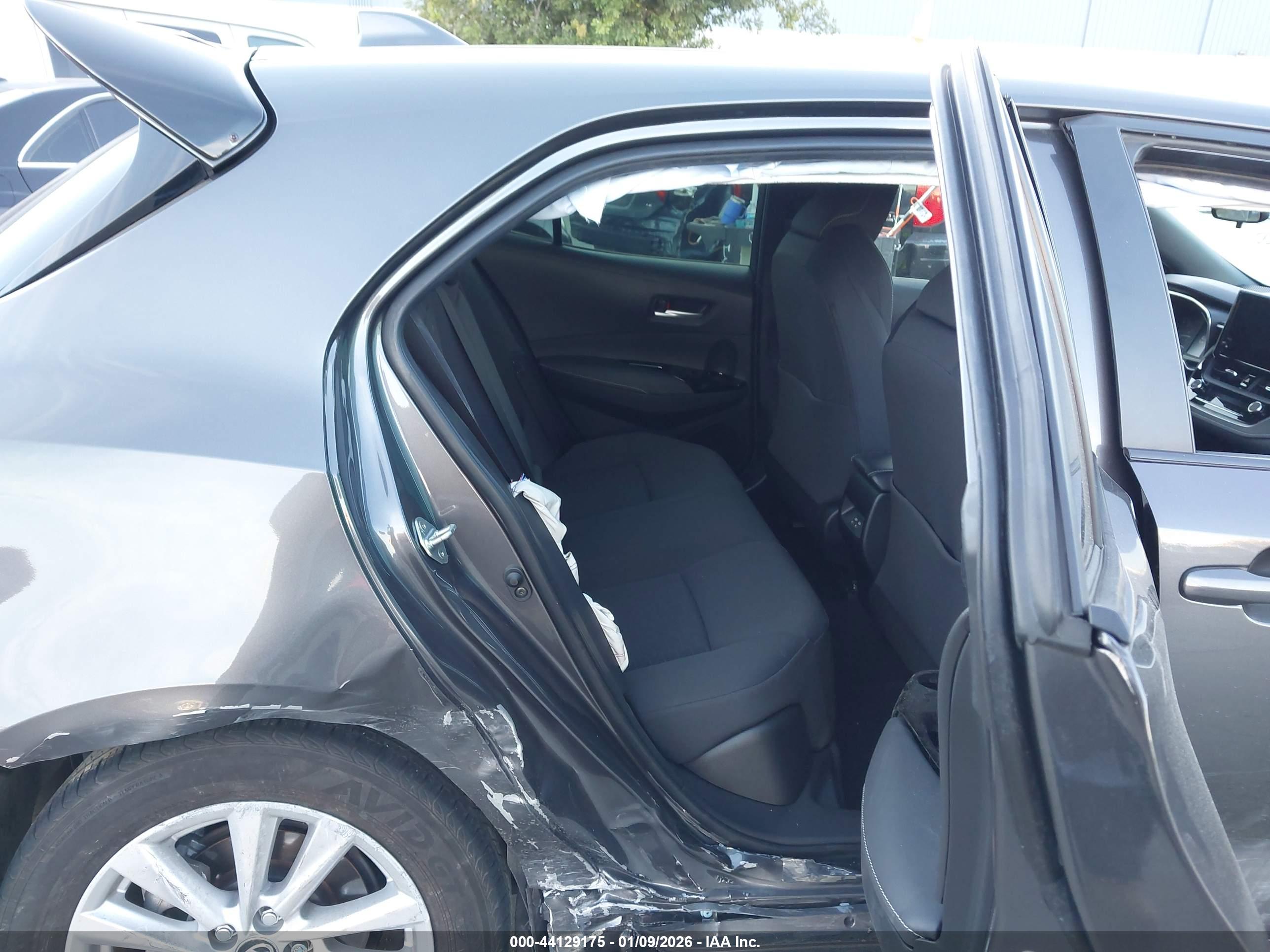 TOYOTA COROLLA image 8