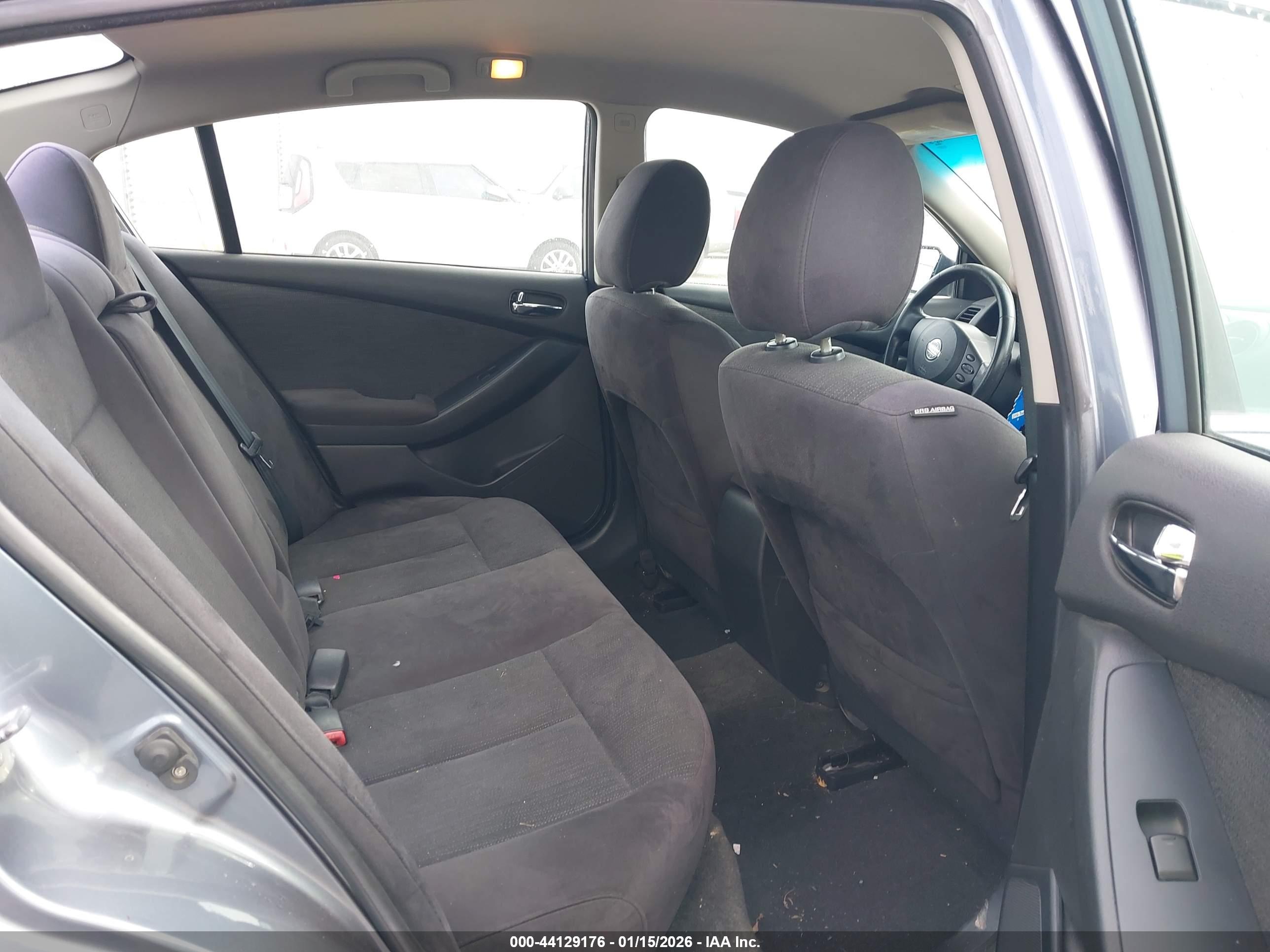 NISSAN ALTIMA image 8