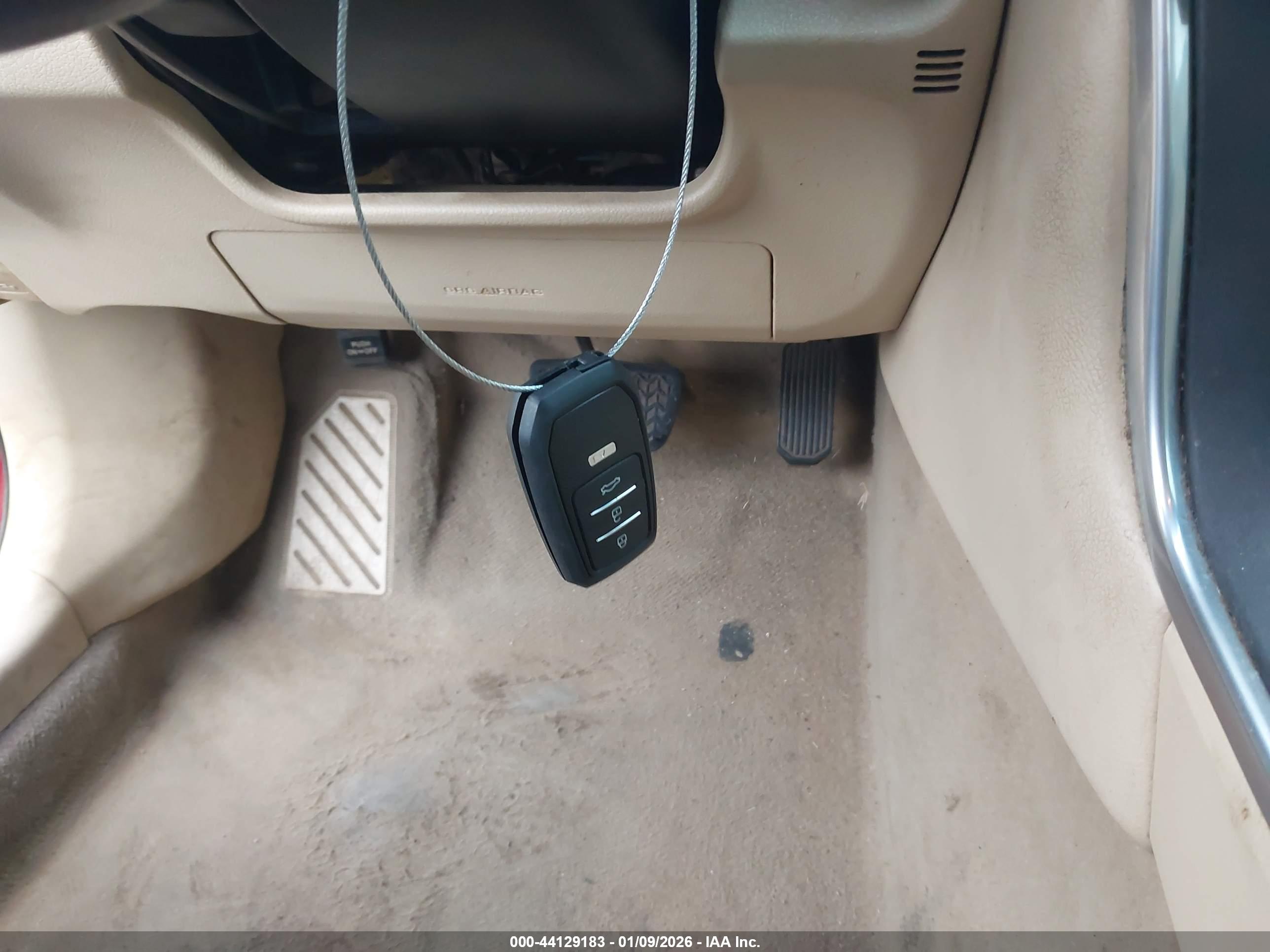 TOYOTA CAMRY image 11