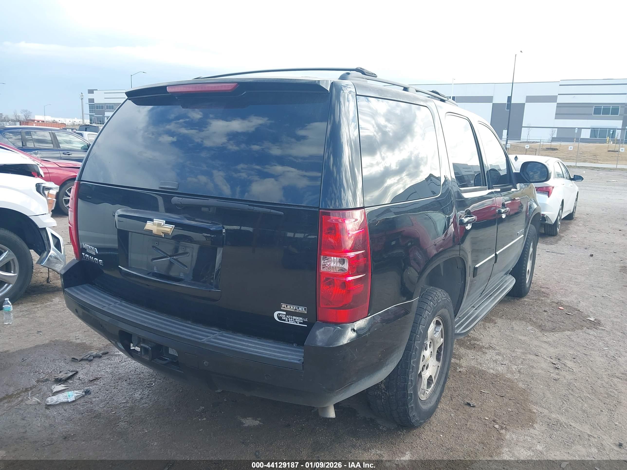 CHEVROLET TAHOE image 4