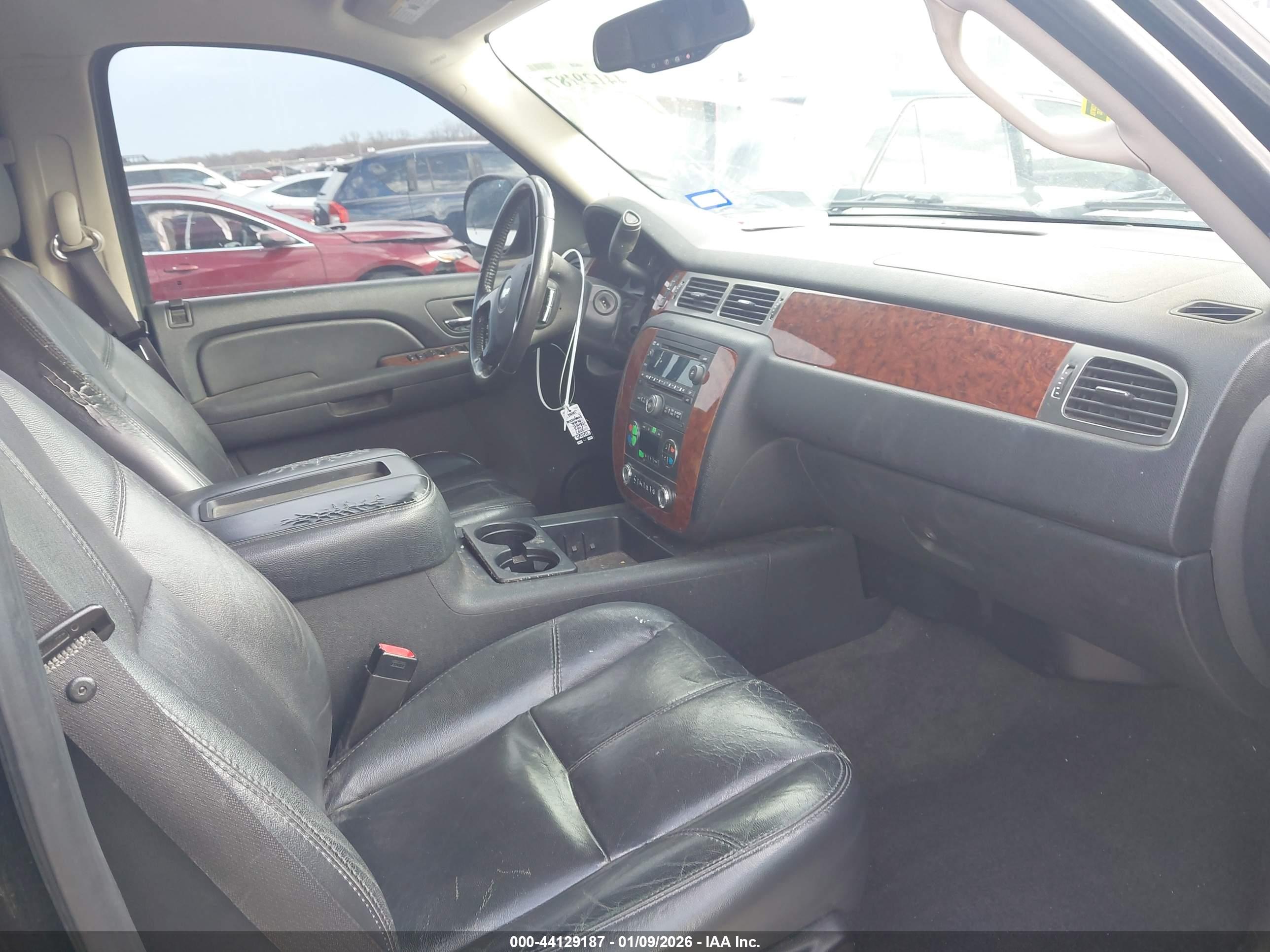 CHEVROLET TAHOE image 5