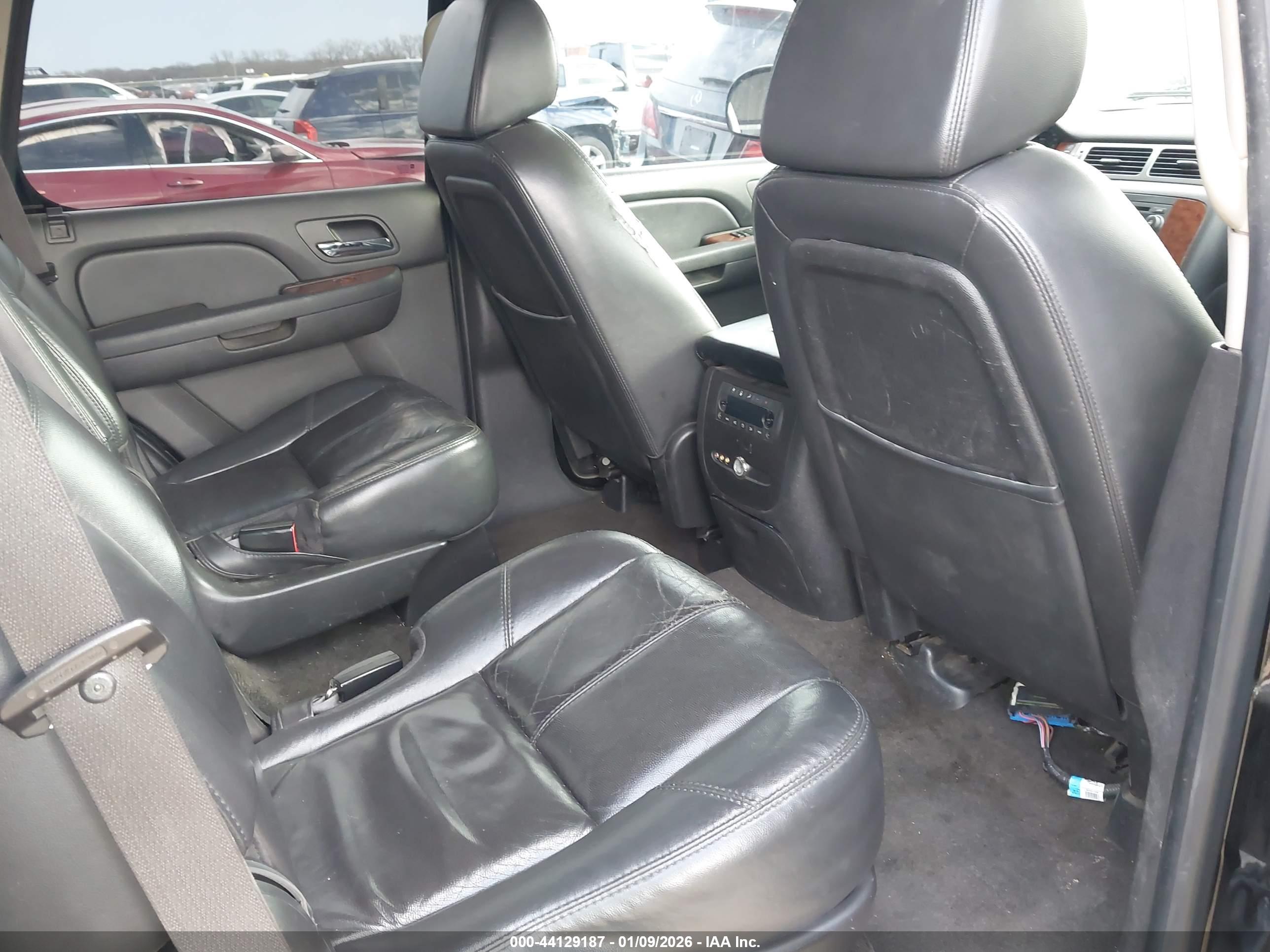 CHEVROLET TAHOE image 8