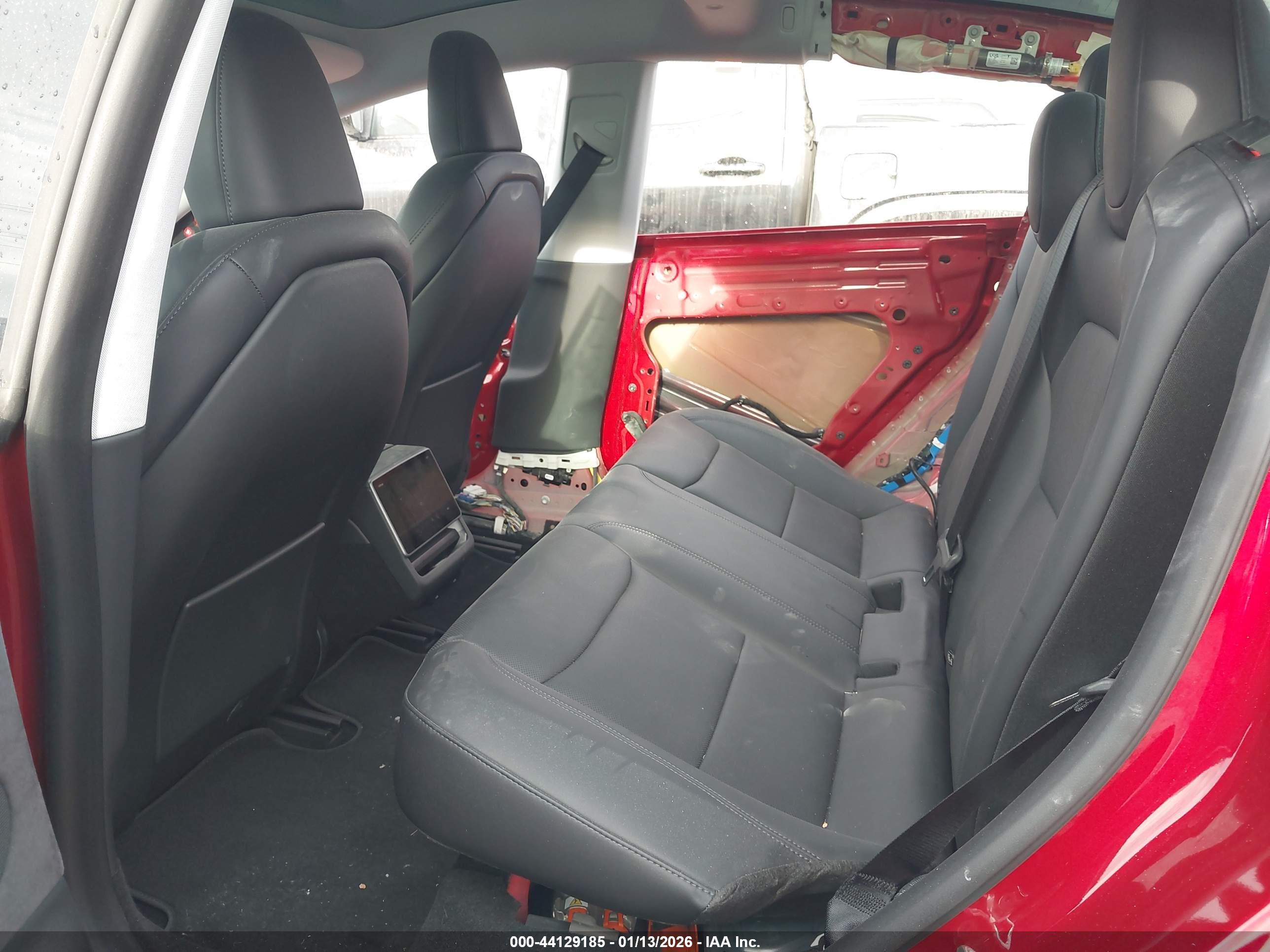 TESLA MODEL image 8