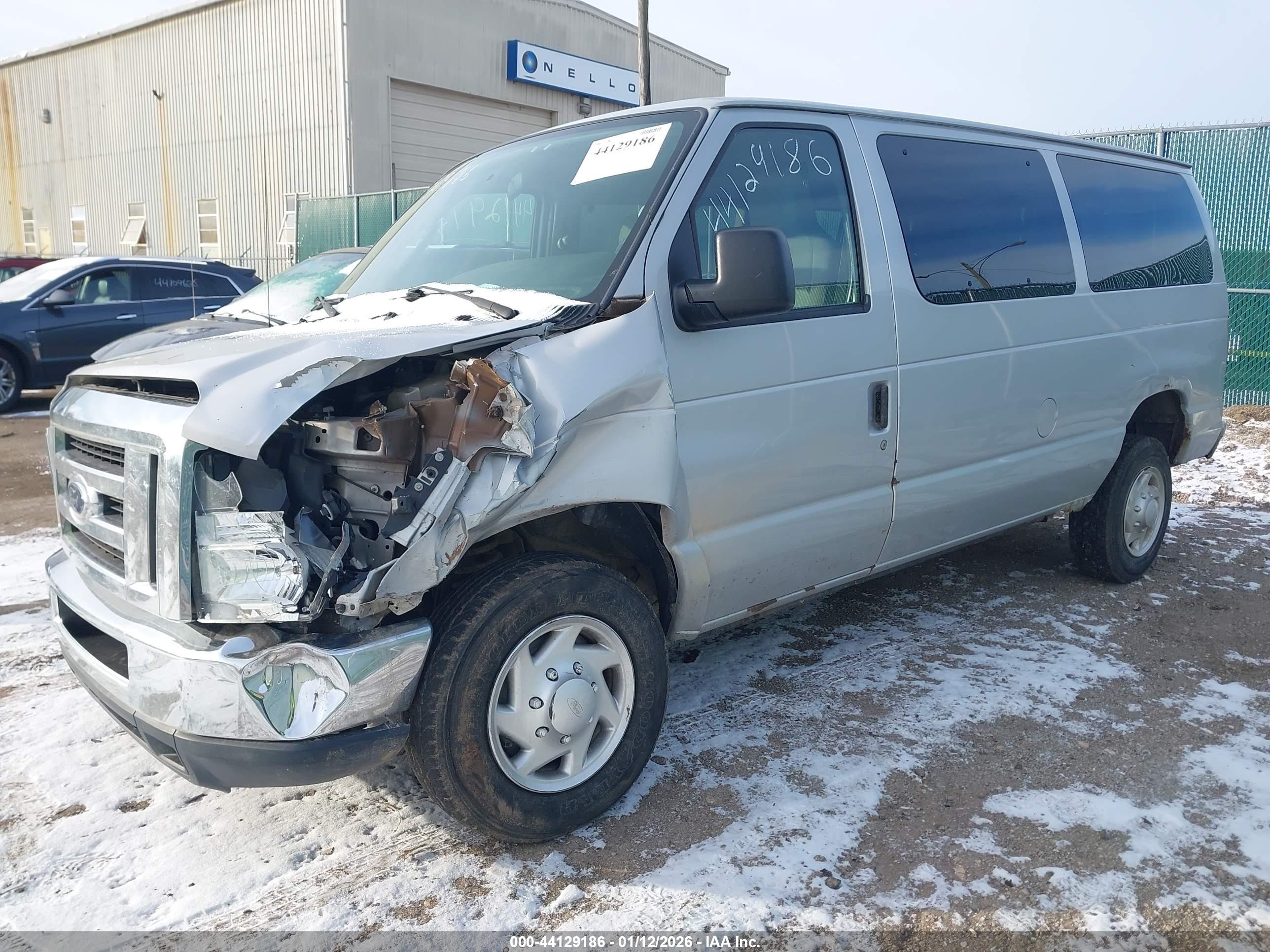 FORD E-350 image 2
