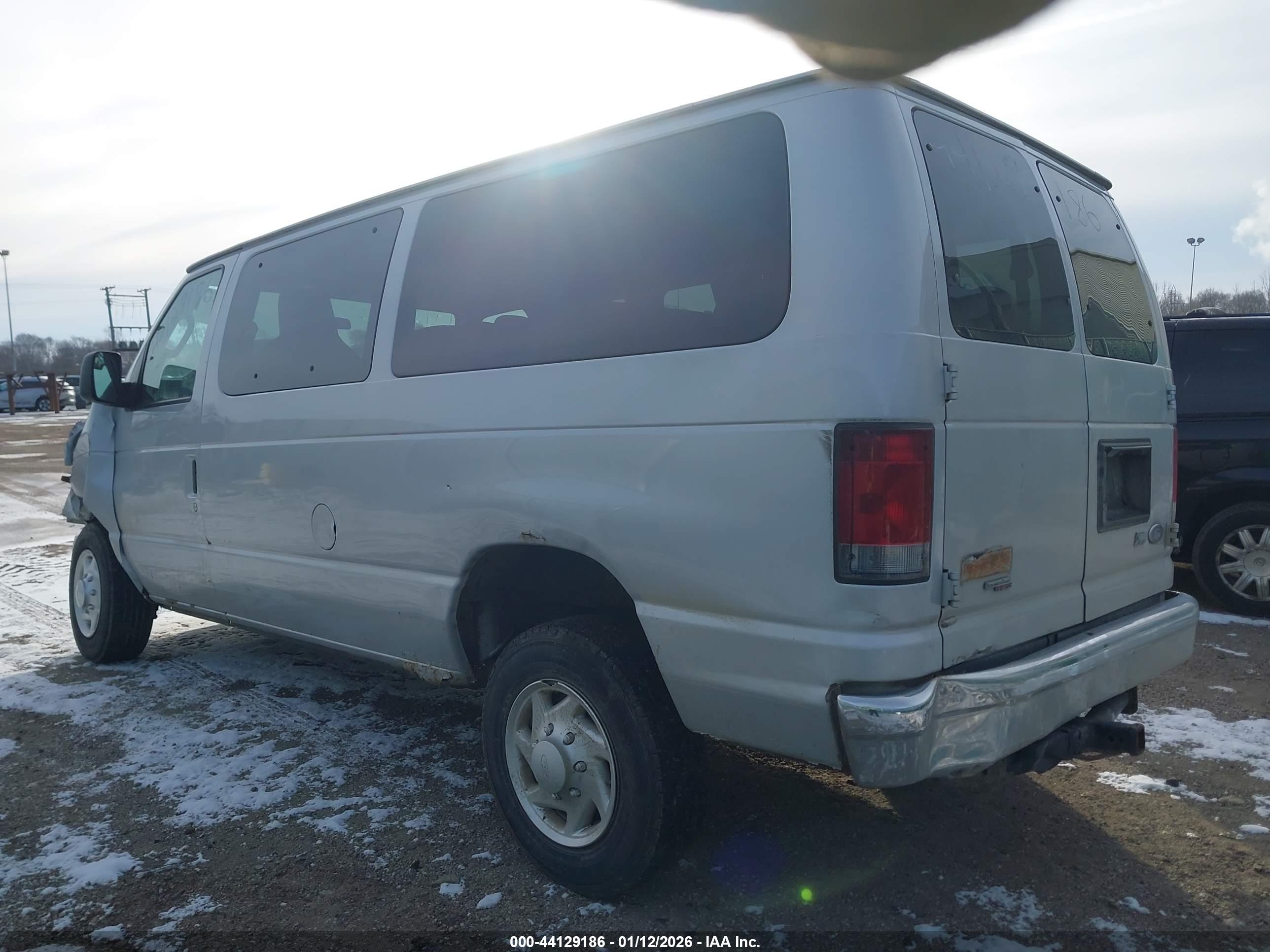 FORD E-350 image 3