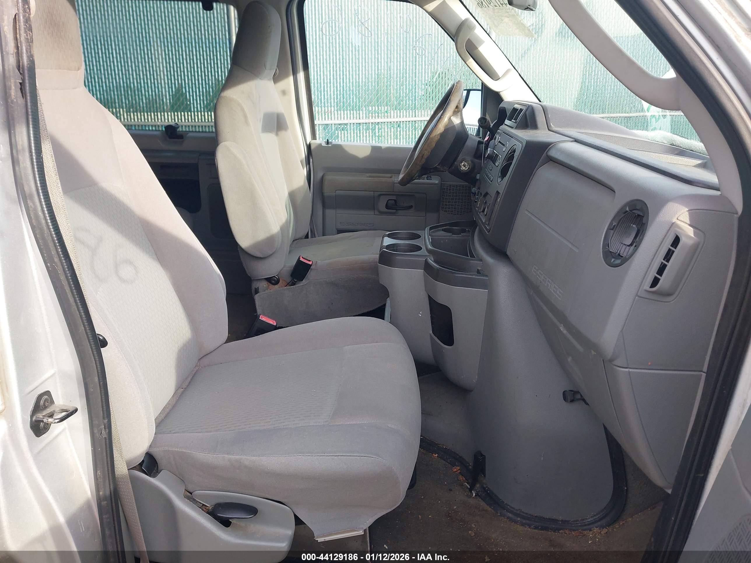 FORD E-350 image 5