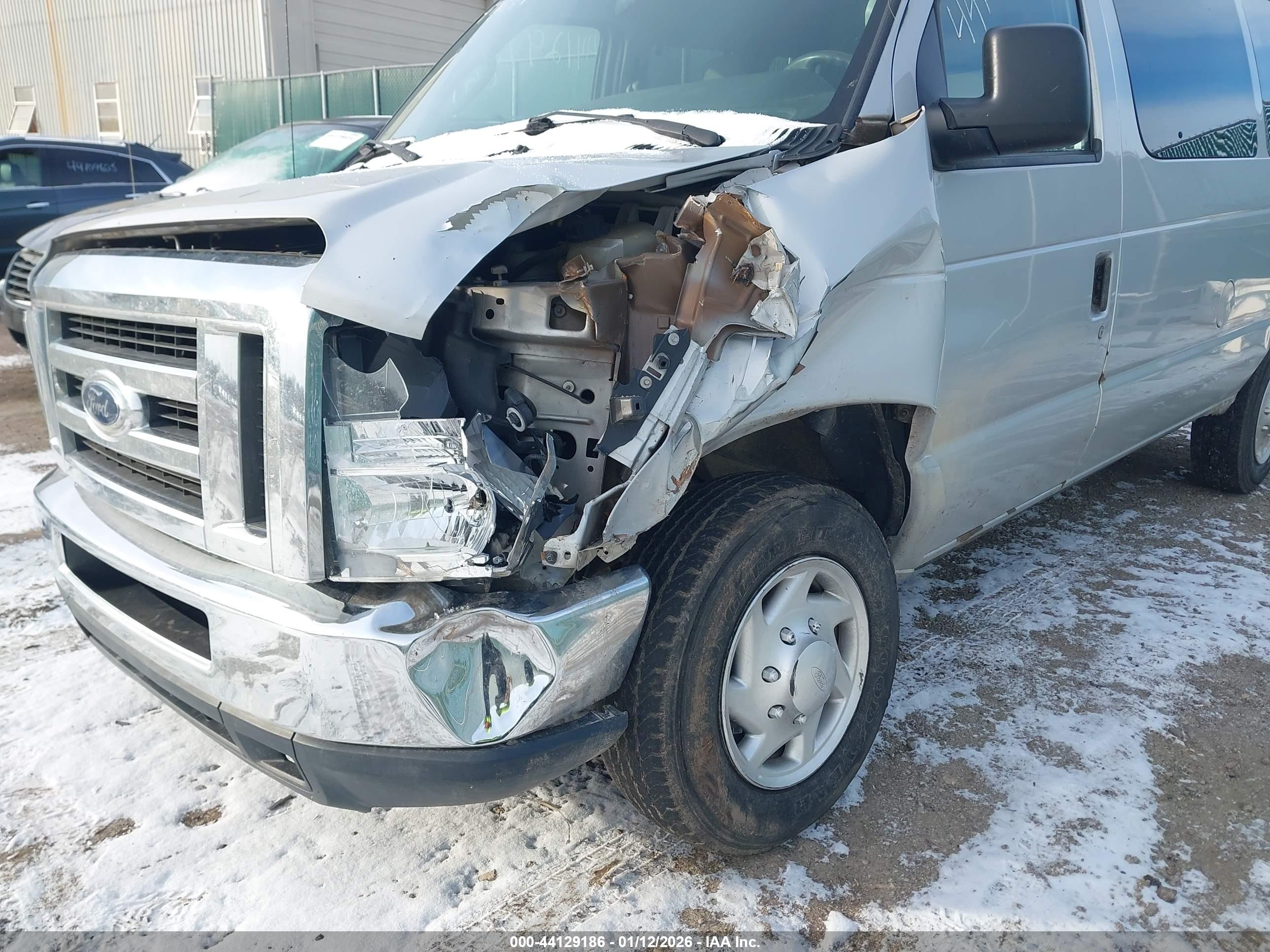 FORD E-350 image 6