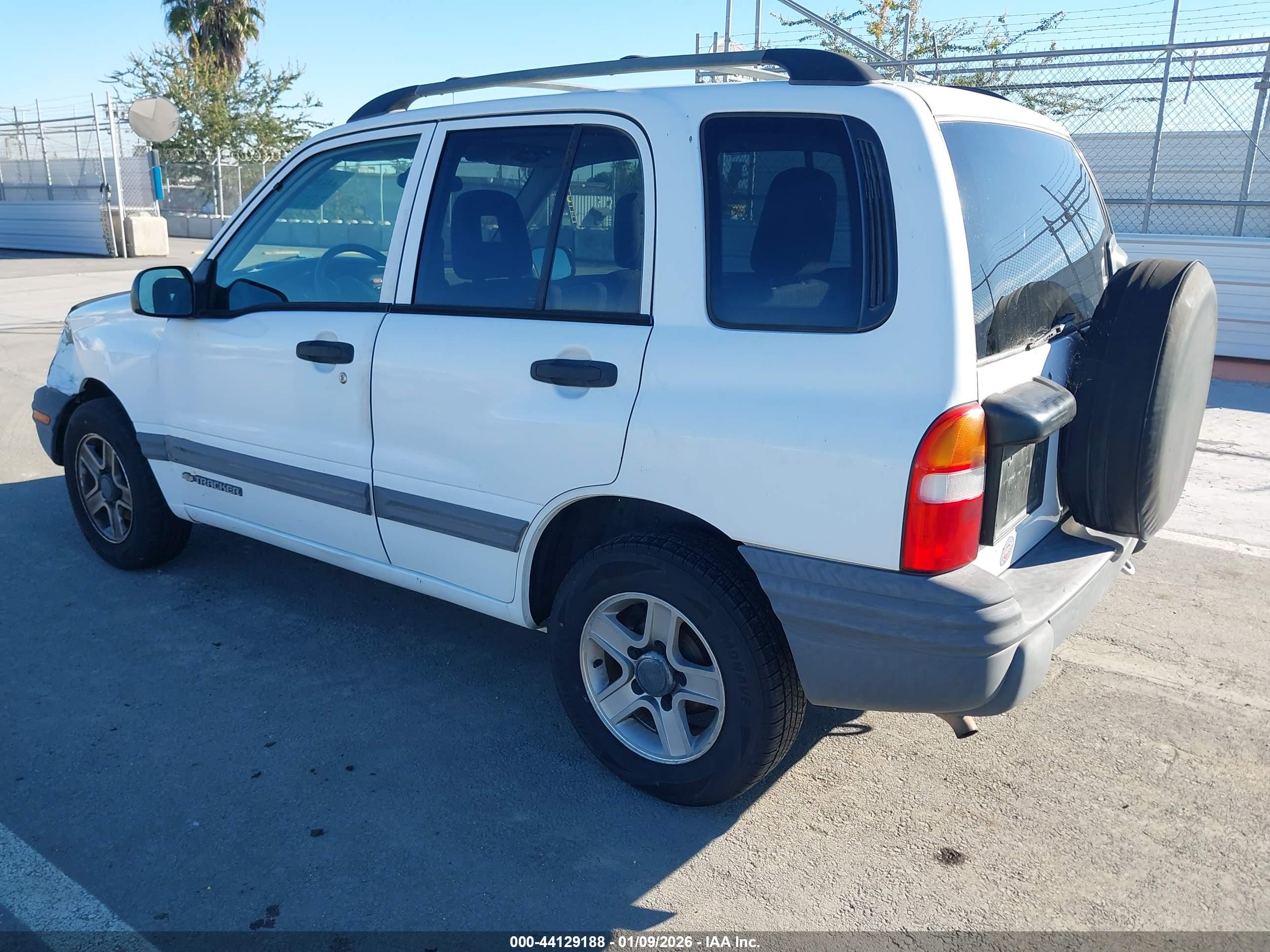 CHEVROLET TRACKER image 3