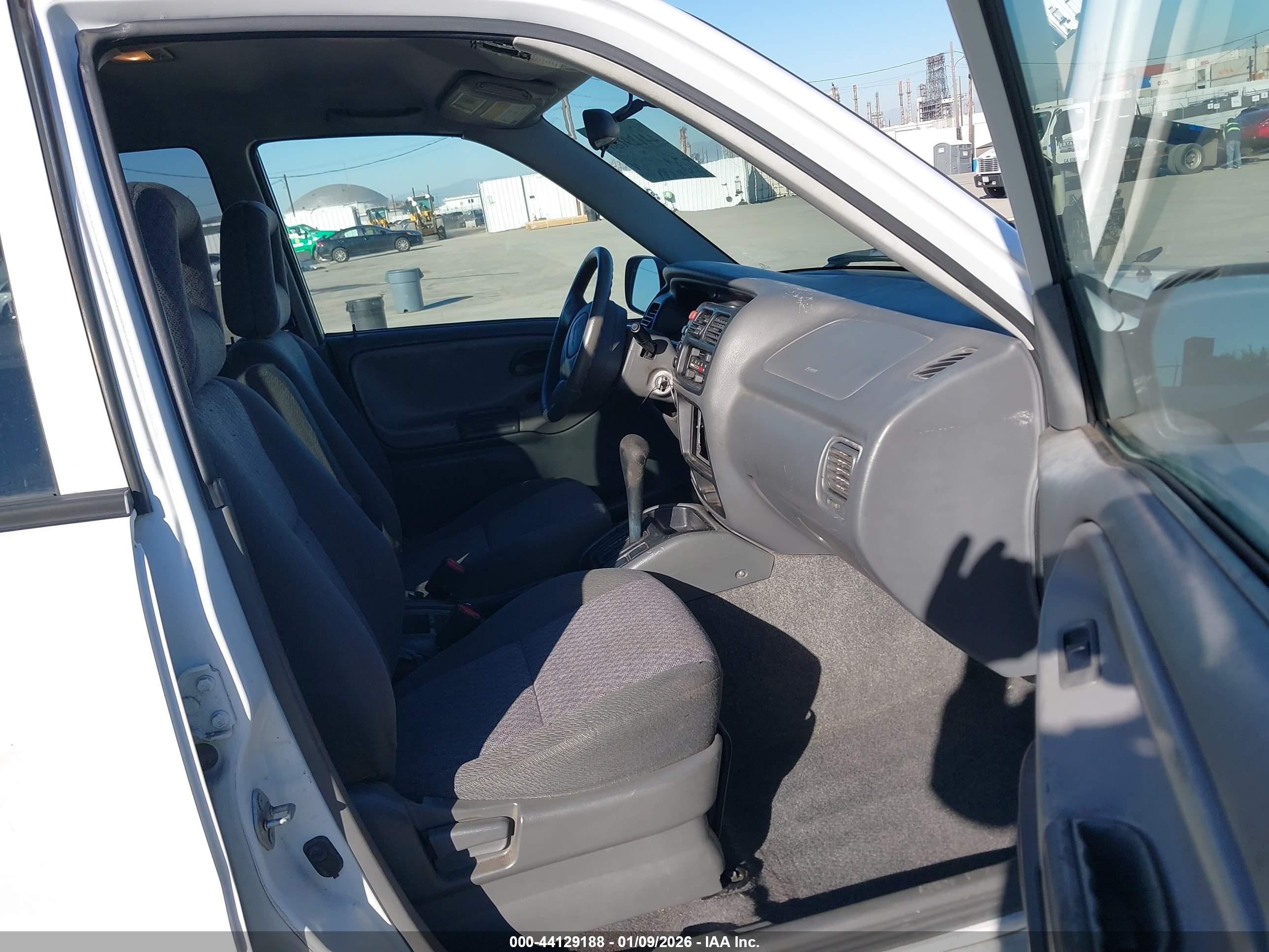 CHEVROLET TRACKER image 5