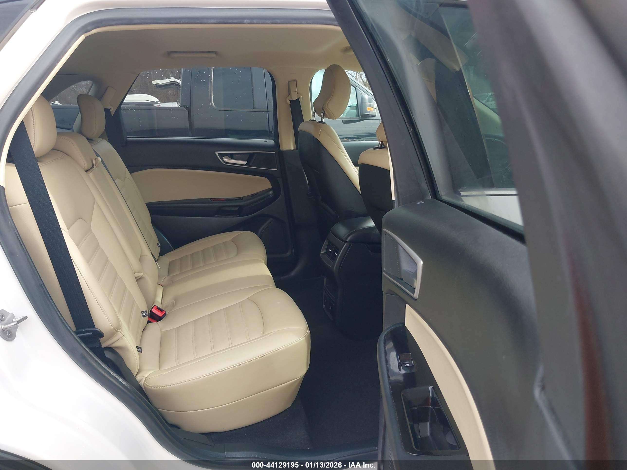 FORD EDGE image 8