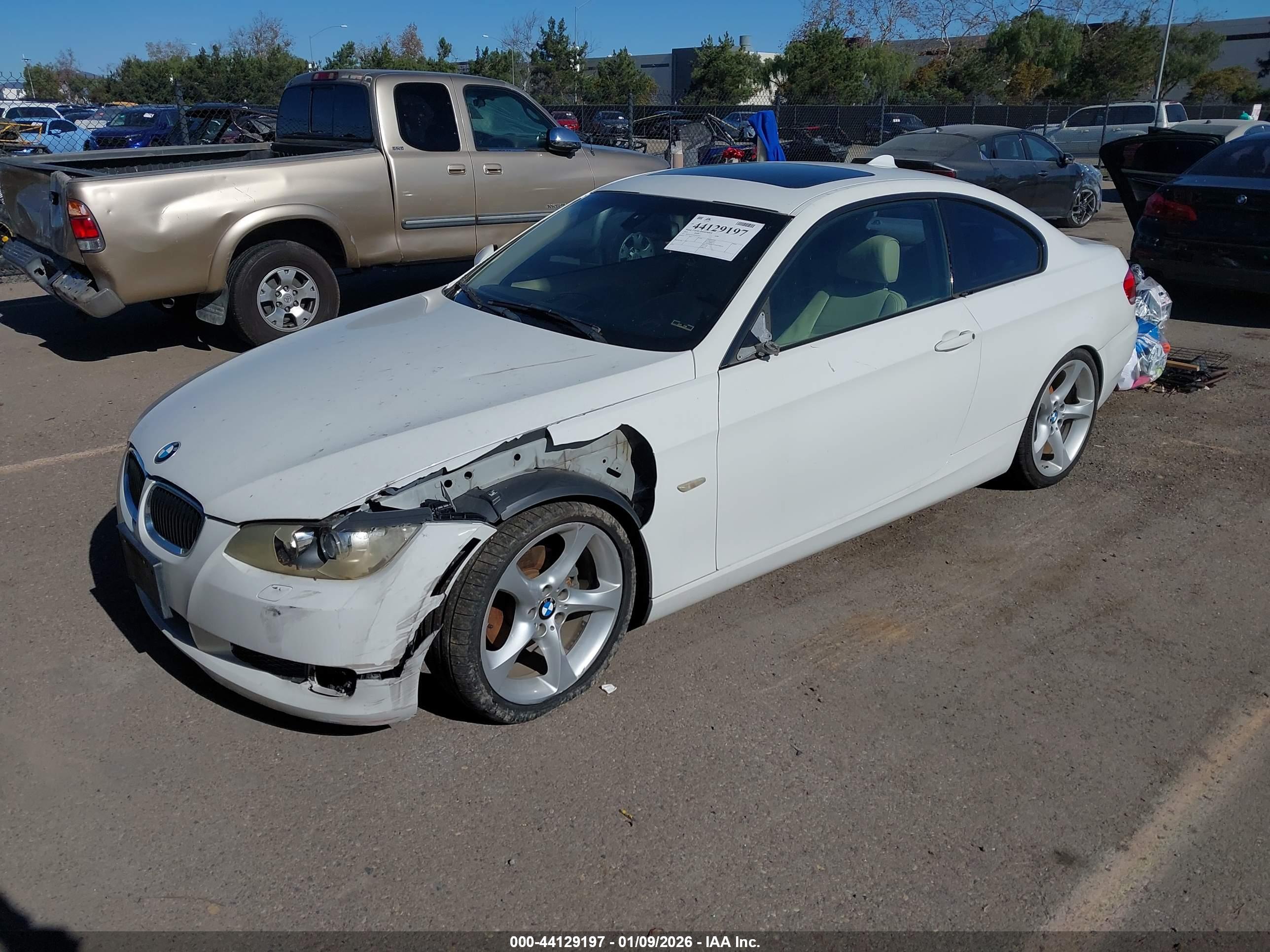 BMW 328I image 2