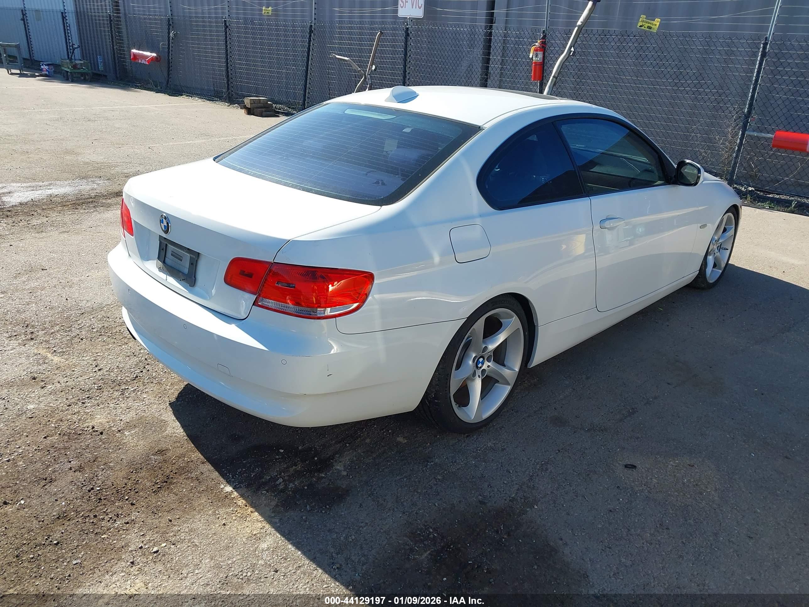 BMW 328I image 4