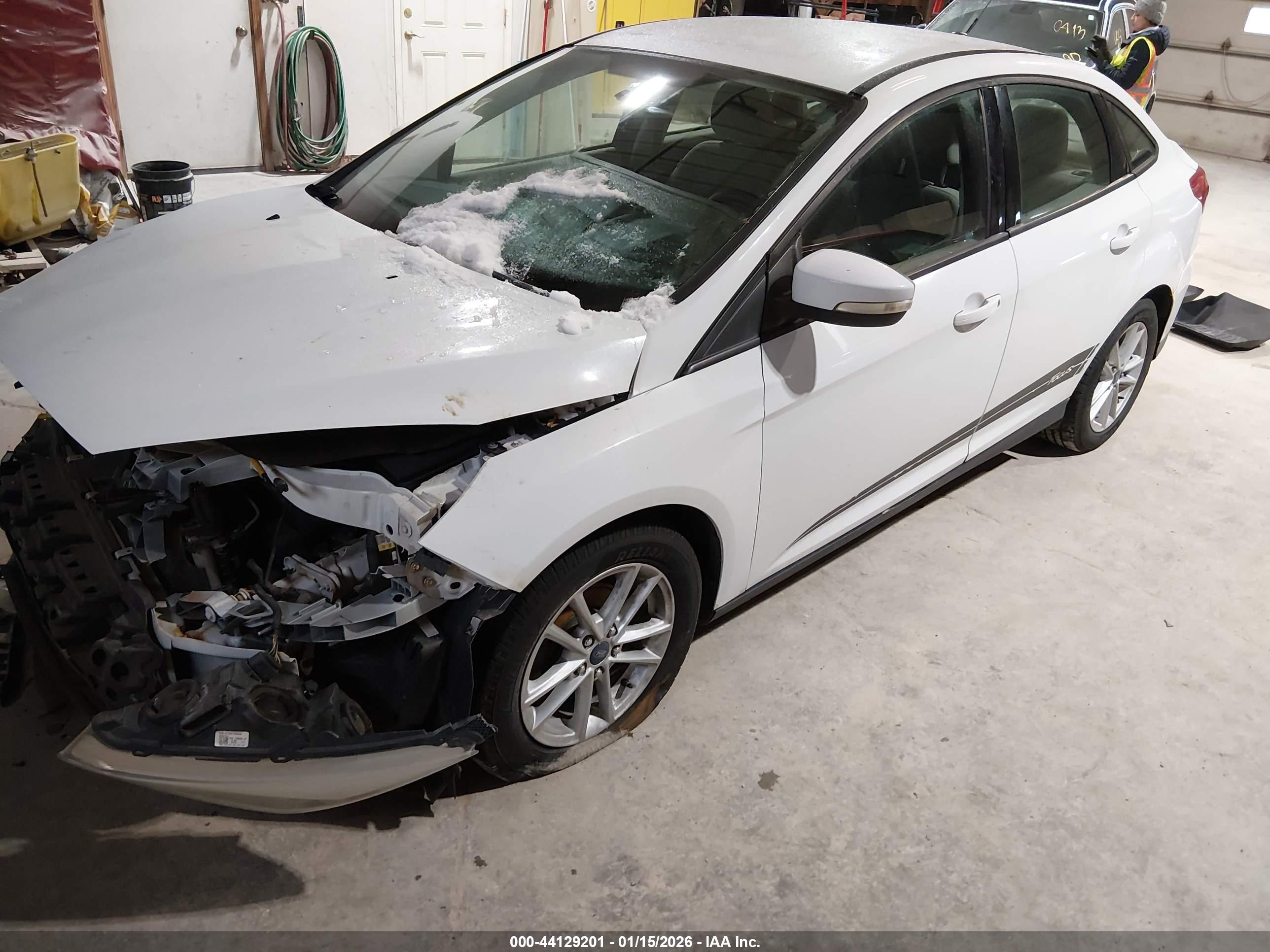 FORD FOCUS image 2