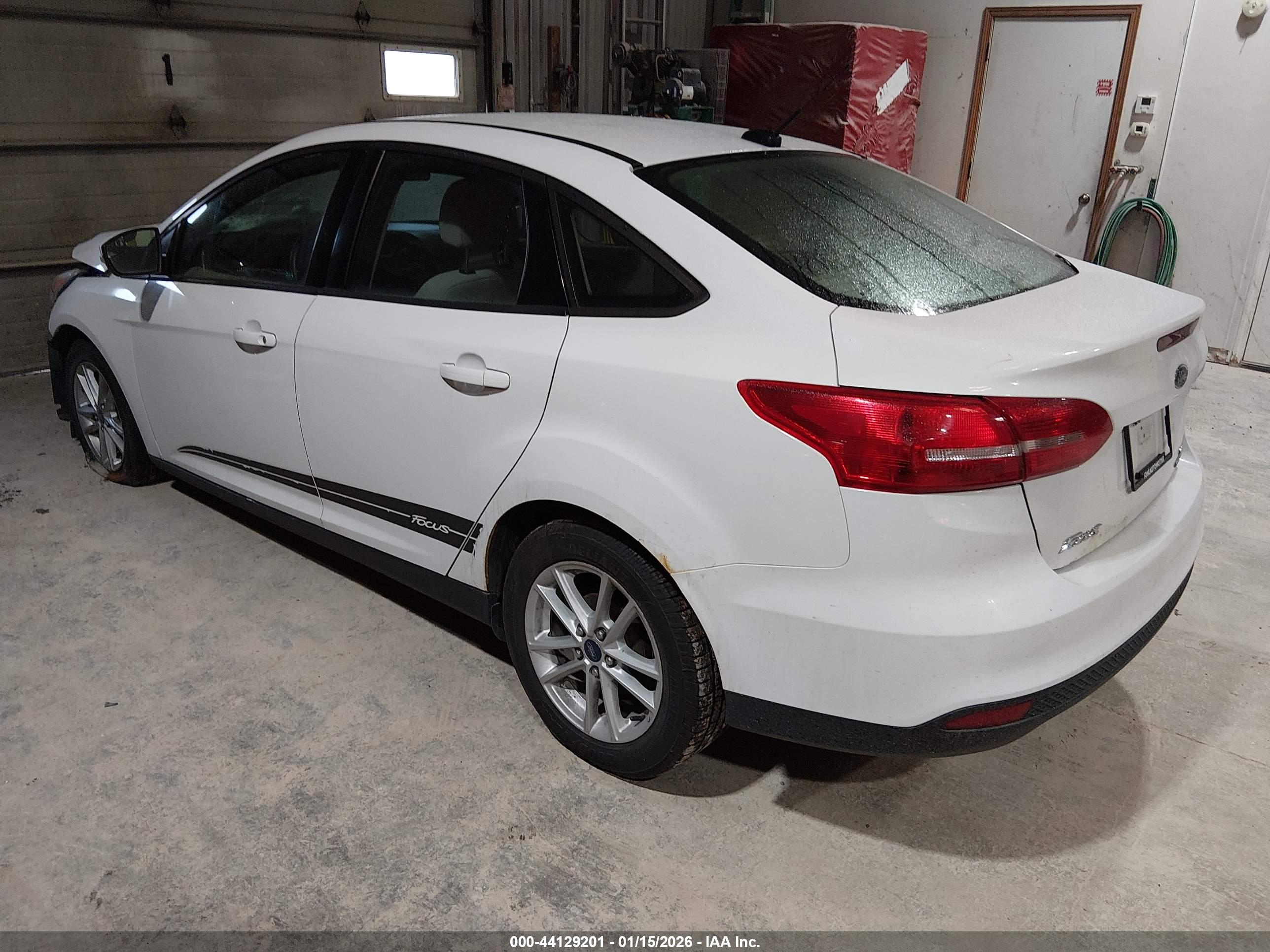 FORD FOCUS image 3