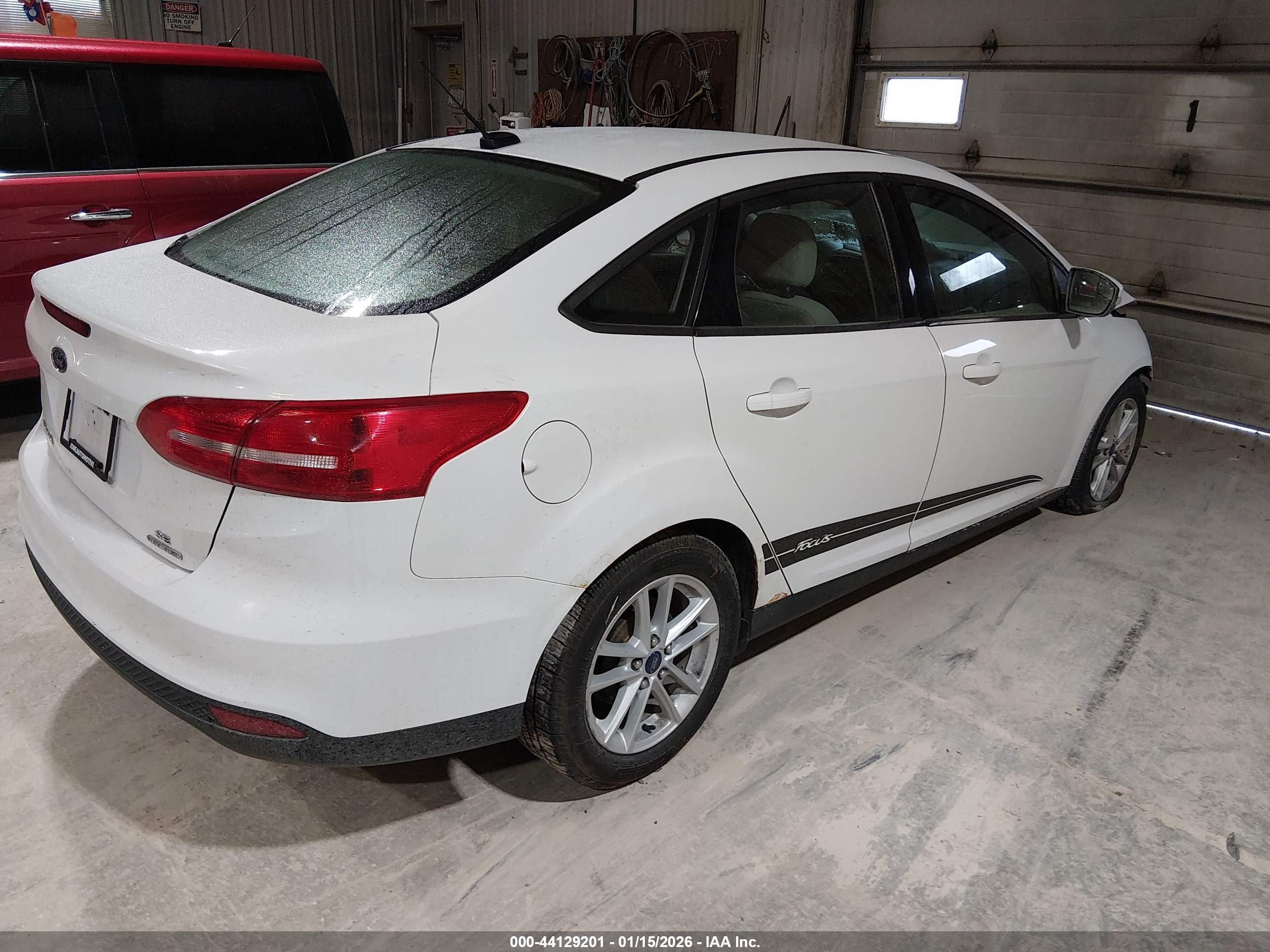 FORD FOCUS image 4