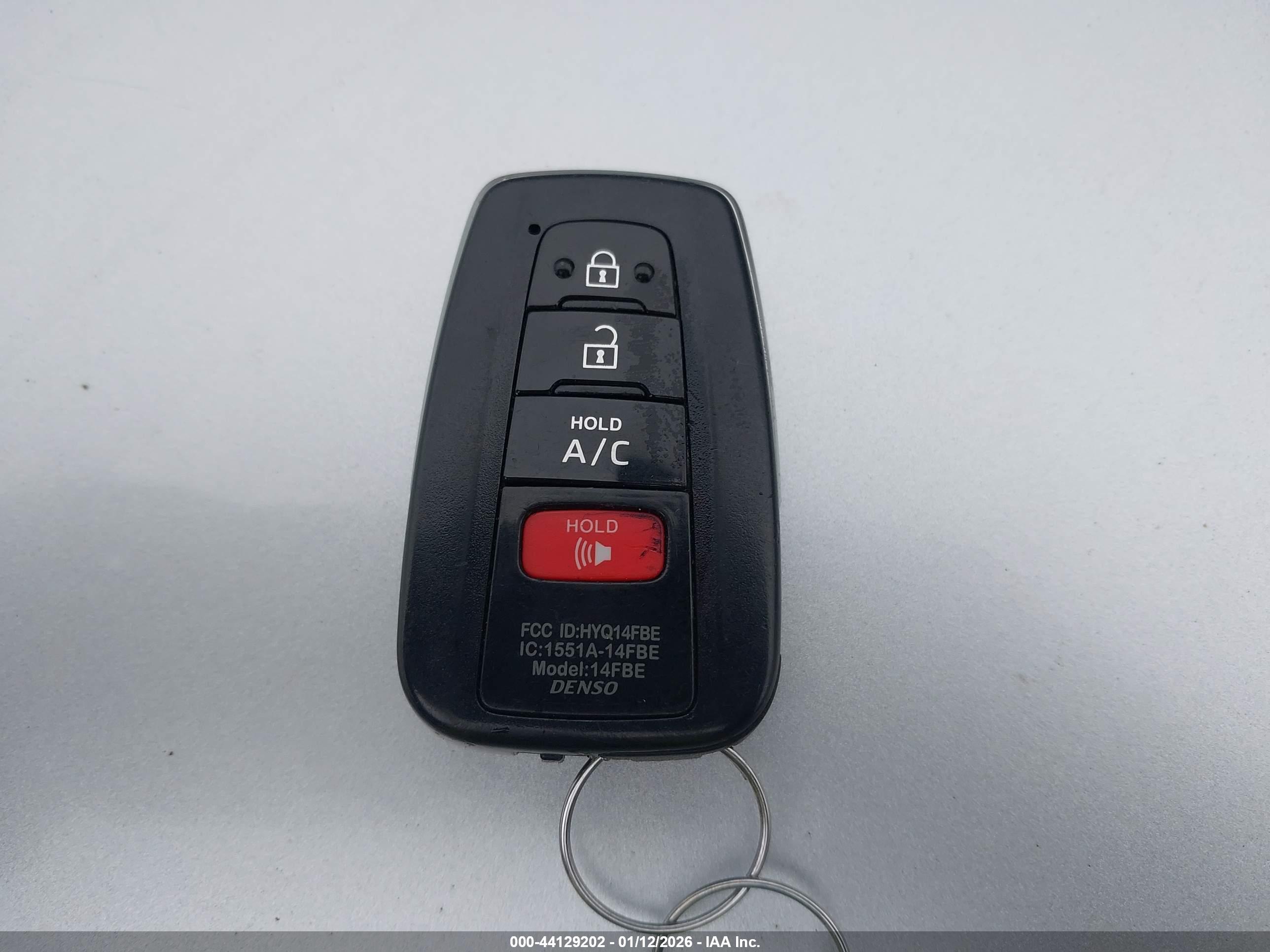 TOYOTA PRIUS image 11